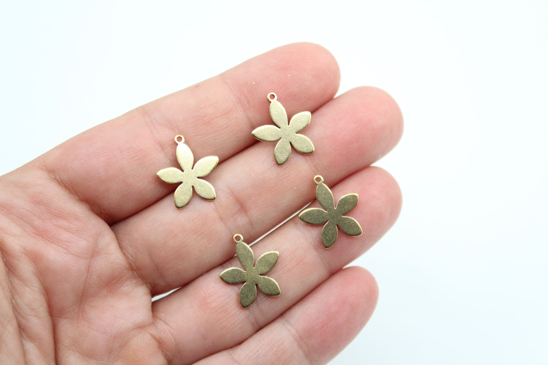 Çelik Çiçek Kolye Ucu