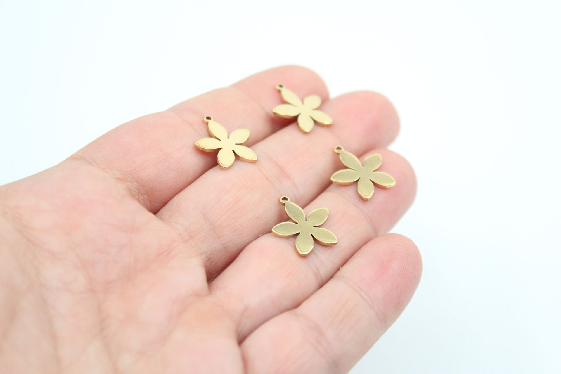 Çelik Çiçek Kolye Ucu