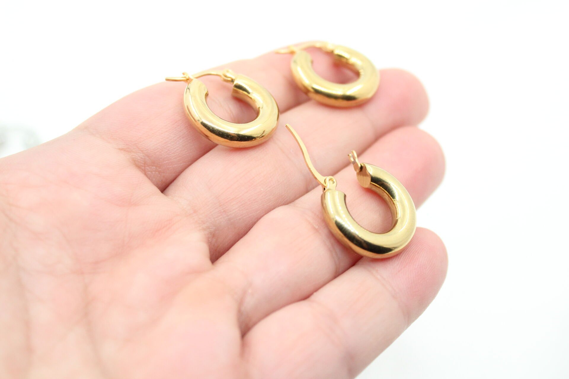 Çengelli Kalın Çelik Küpe Altın