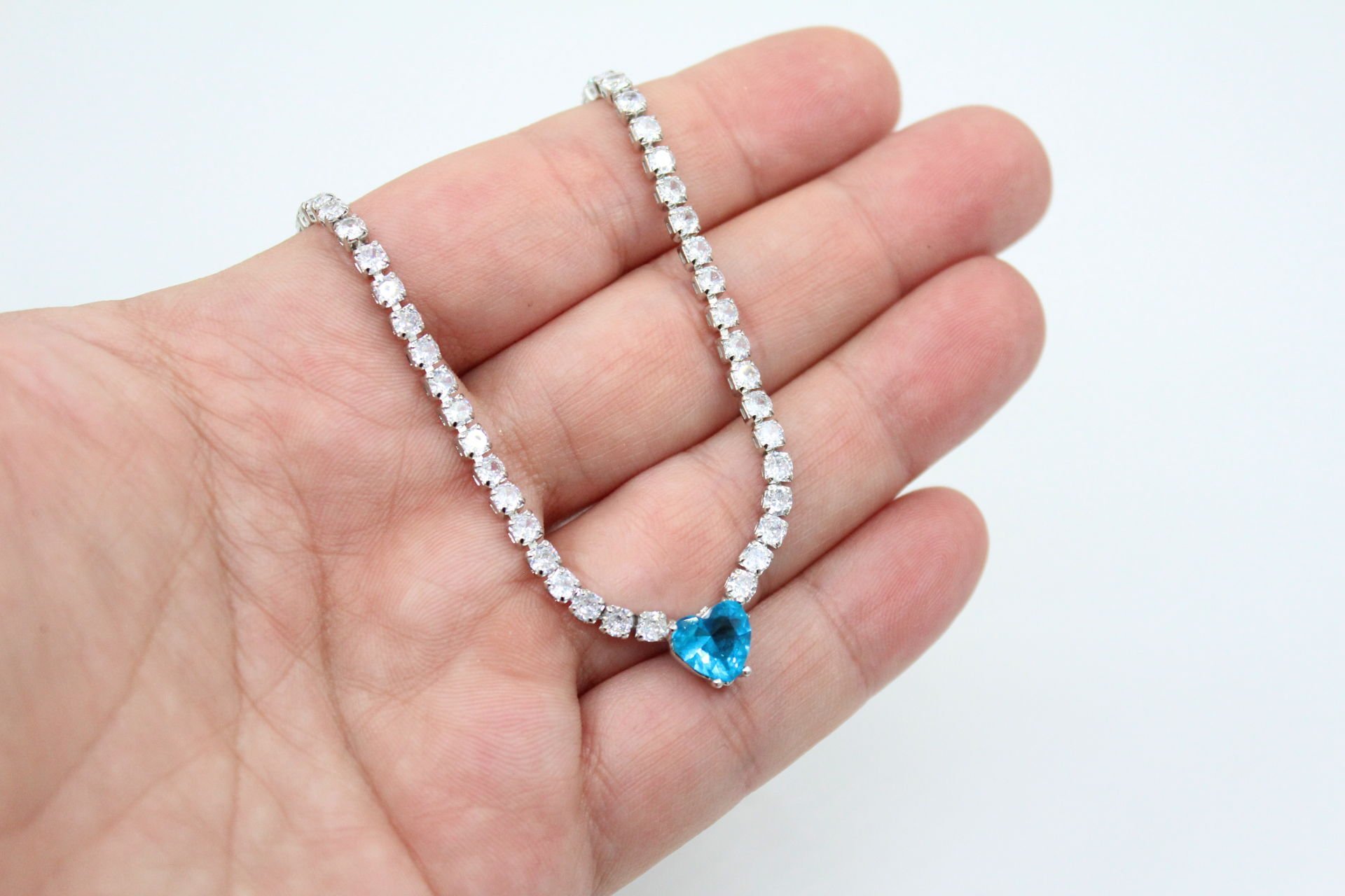 Rodyum Kaplama Mavi Kalpli Su Yolu Kolye