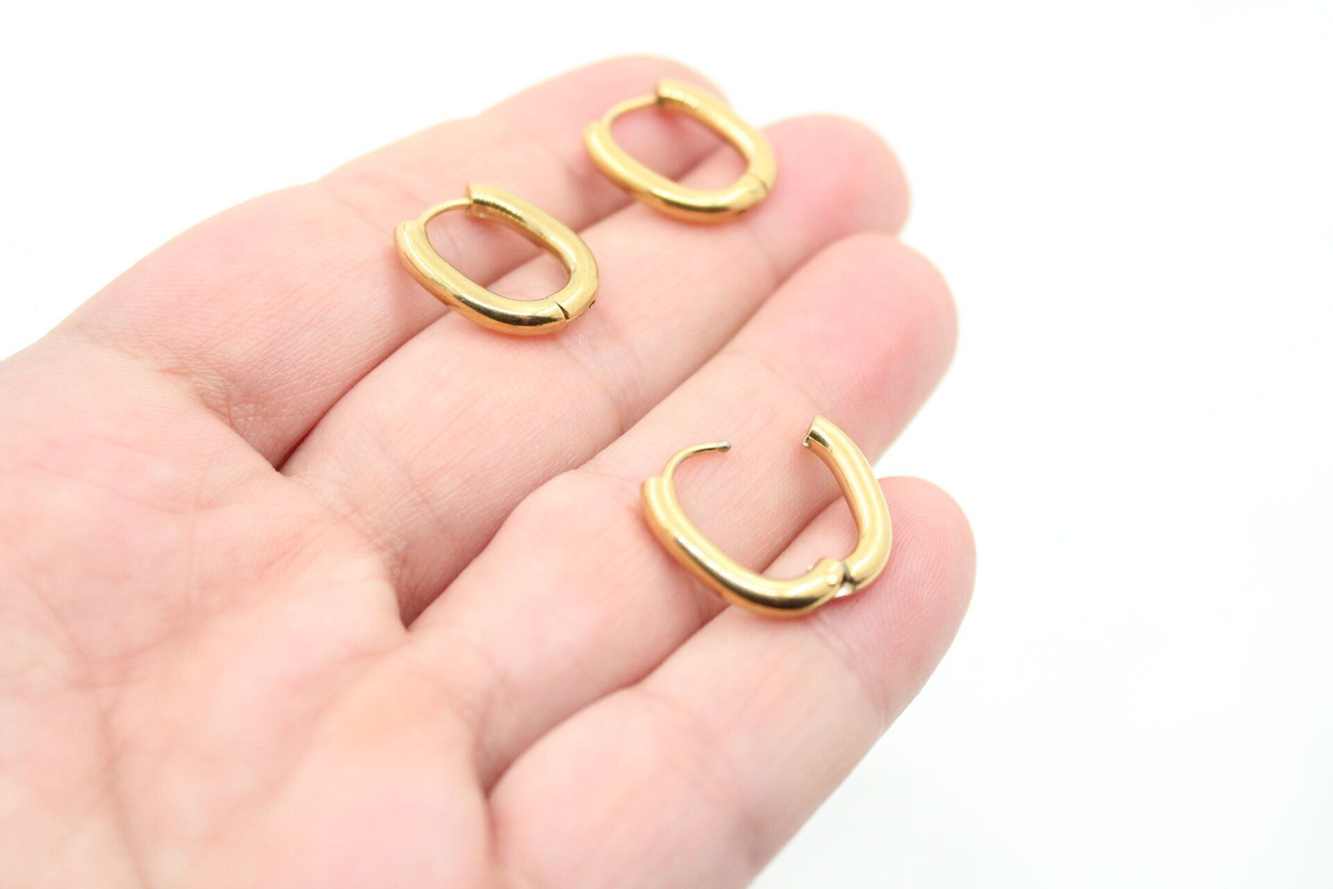 Oval Kalın Çelik Küpe Altın