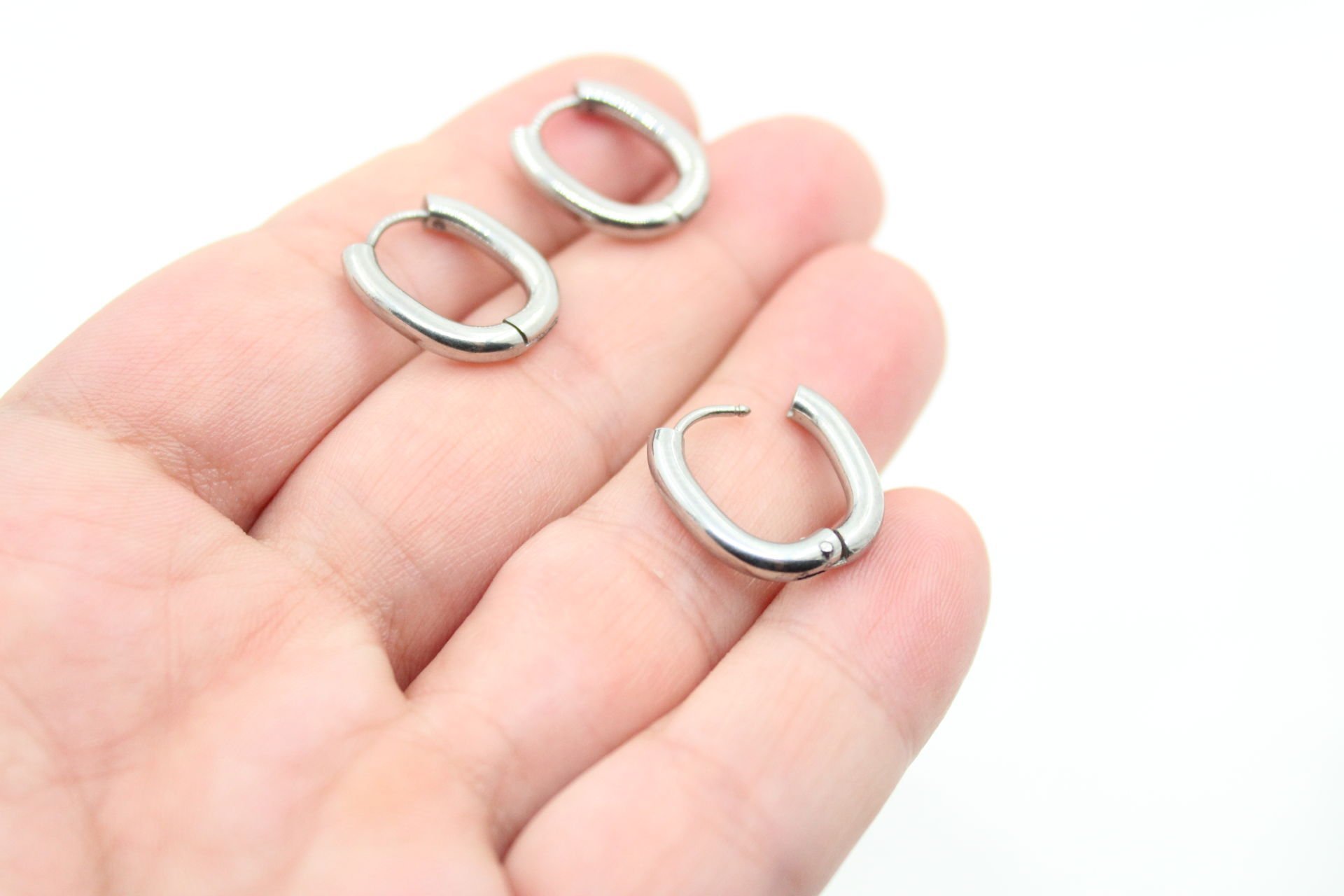 Oval Kalın Çelik Küpe