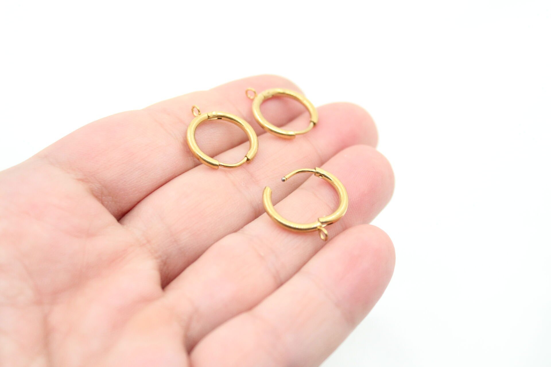 Yuvarlak Halkalı Çelik Küpe Altın