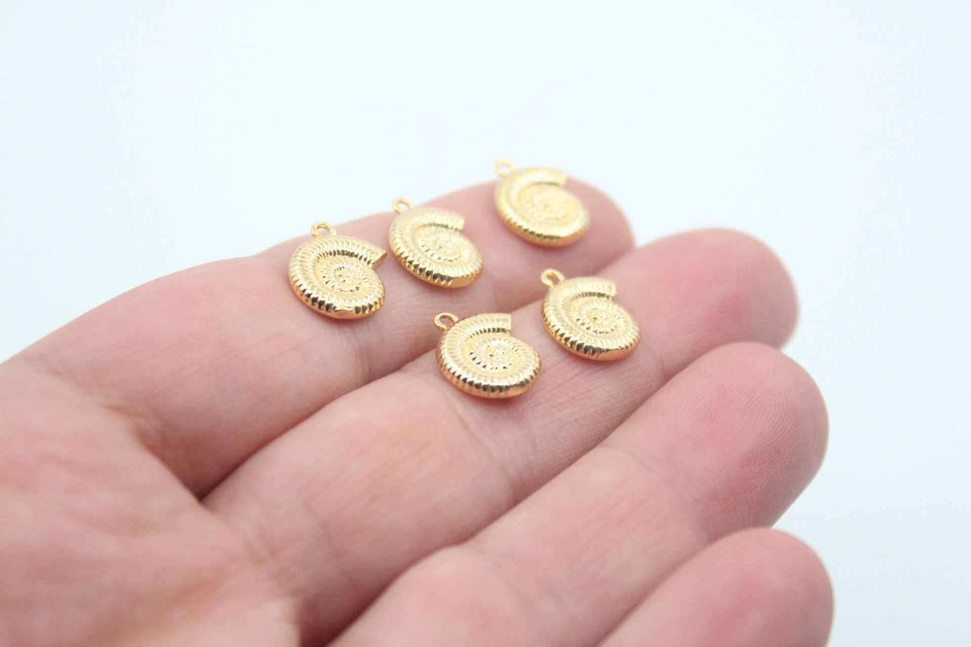 Altın Kaplama Döküm Desenli Minik Salyangoz