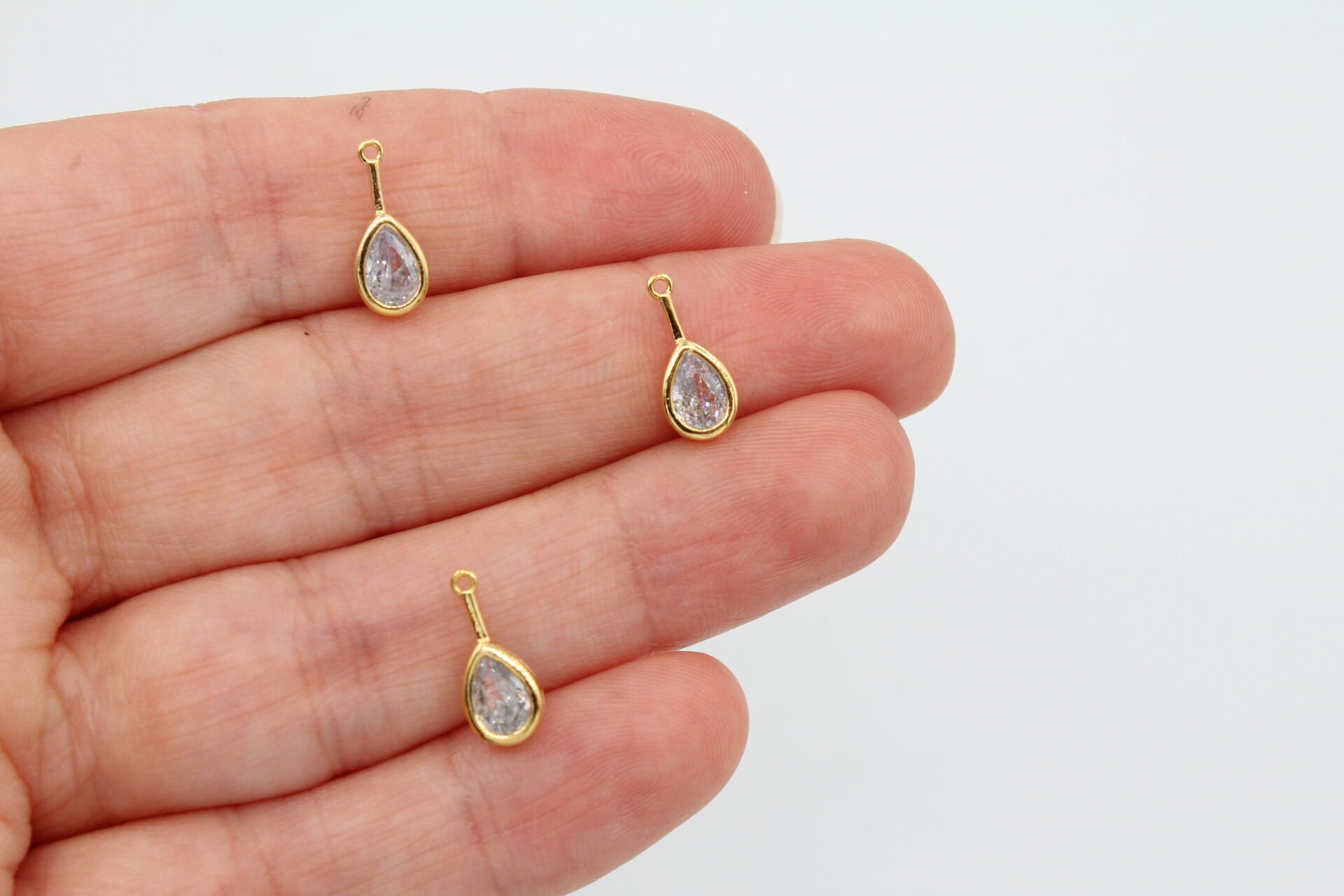 Altın Kaplama Damla Taşlı Sallantı Uç