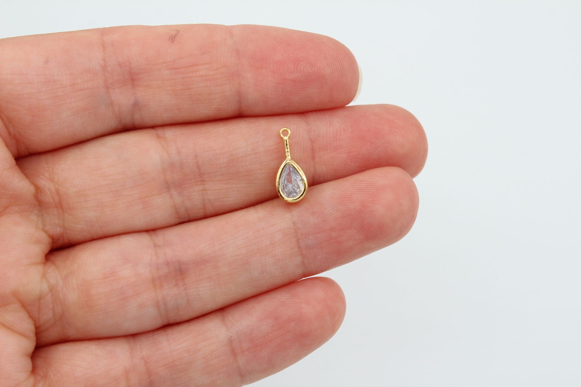 Altın Kaplama Damla Taşlı Sallantı Uç