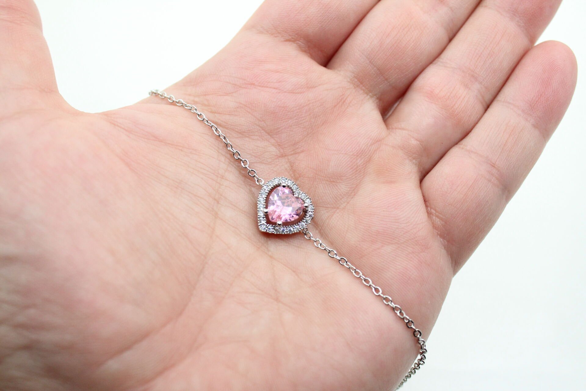 Rodyum Kaplama Sıra Taşlı Pembe Kalp-Zincirli Bileklik