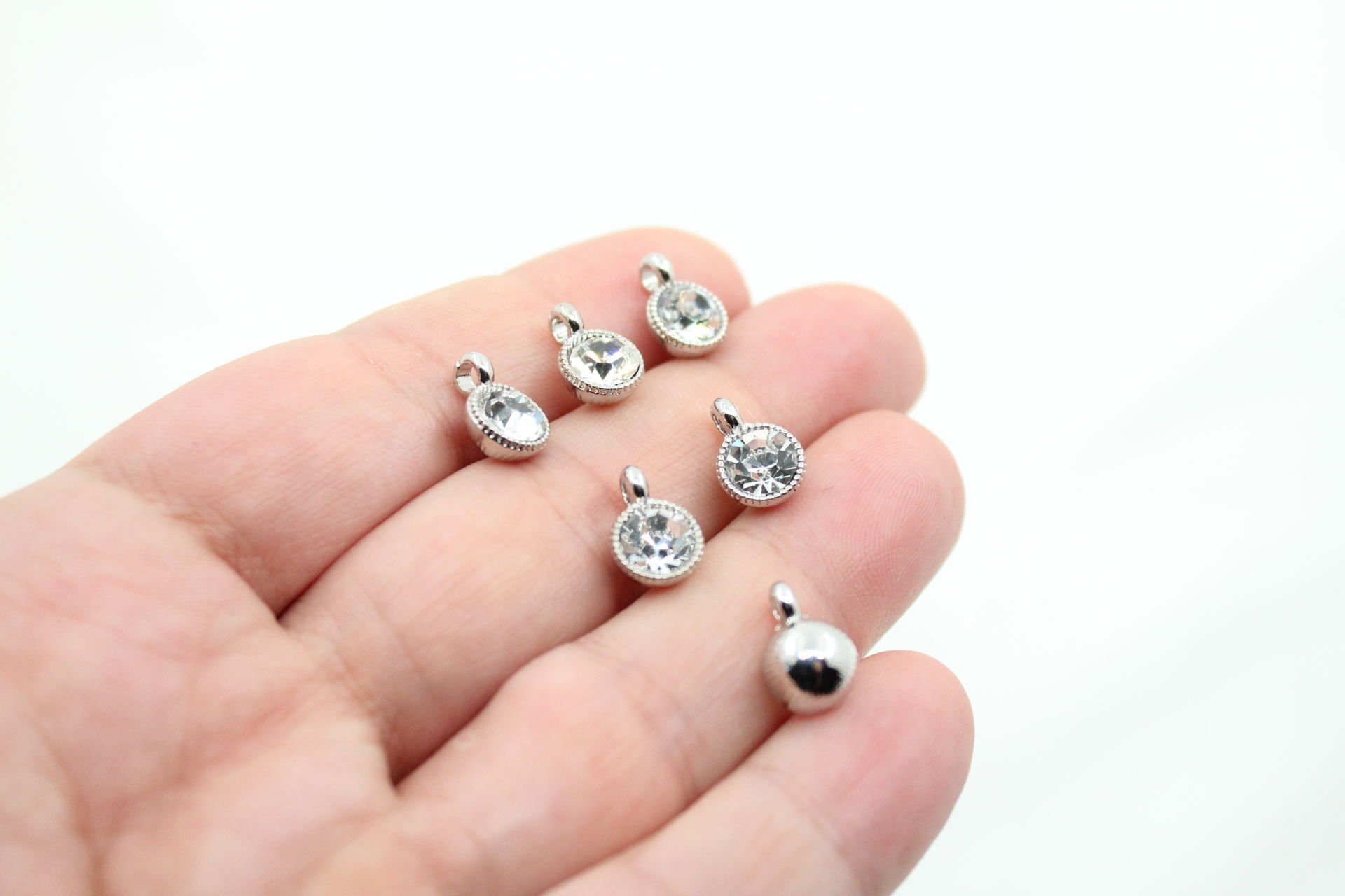 Rodyum Kaplama Tek Taş Sallantı Aparat Beyaz