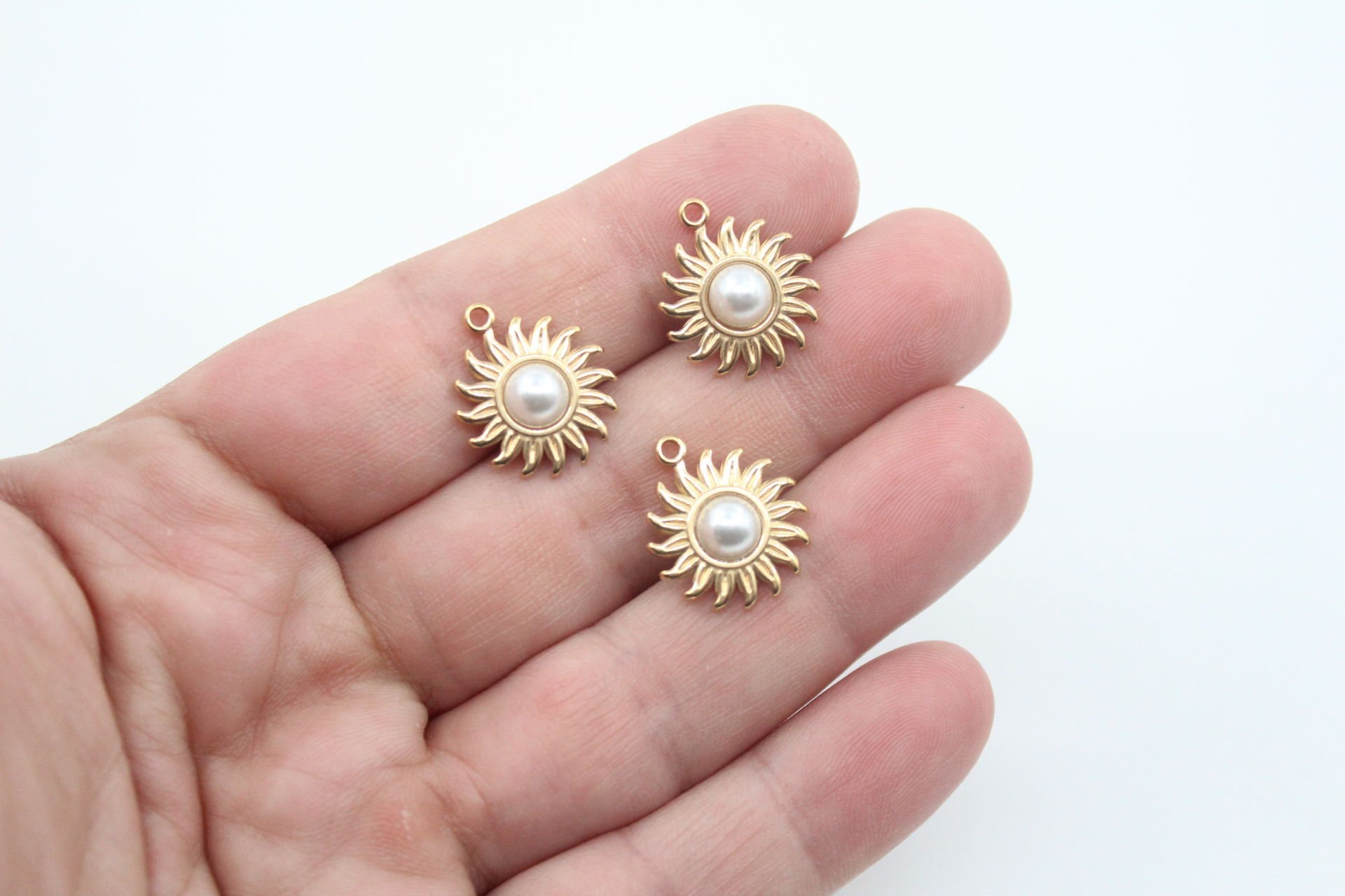 İncili Güneş Çelik Kolye Ucu