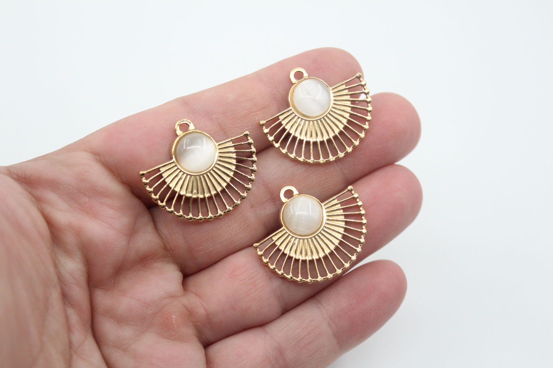 Sedef Taşlı Büyük Yelpaze Çelik Kolye Ucu