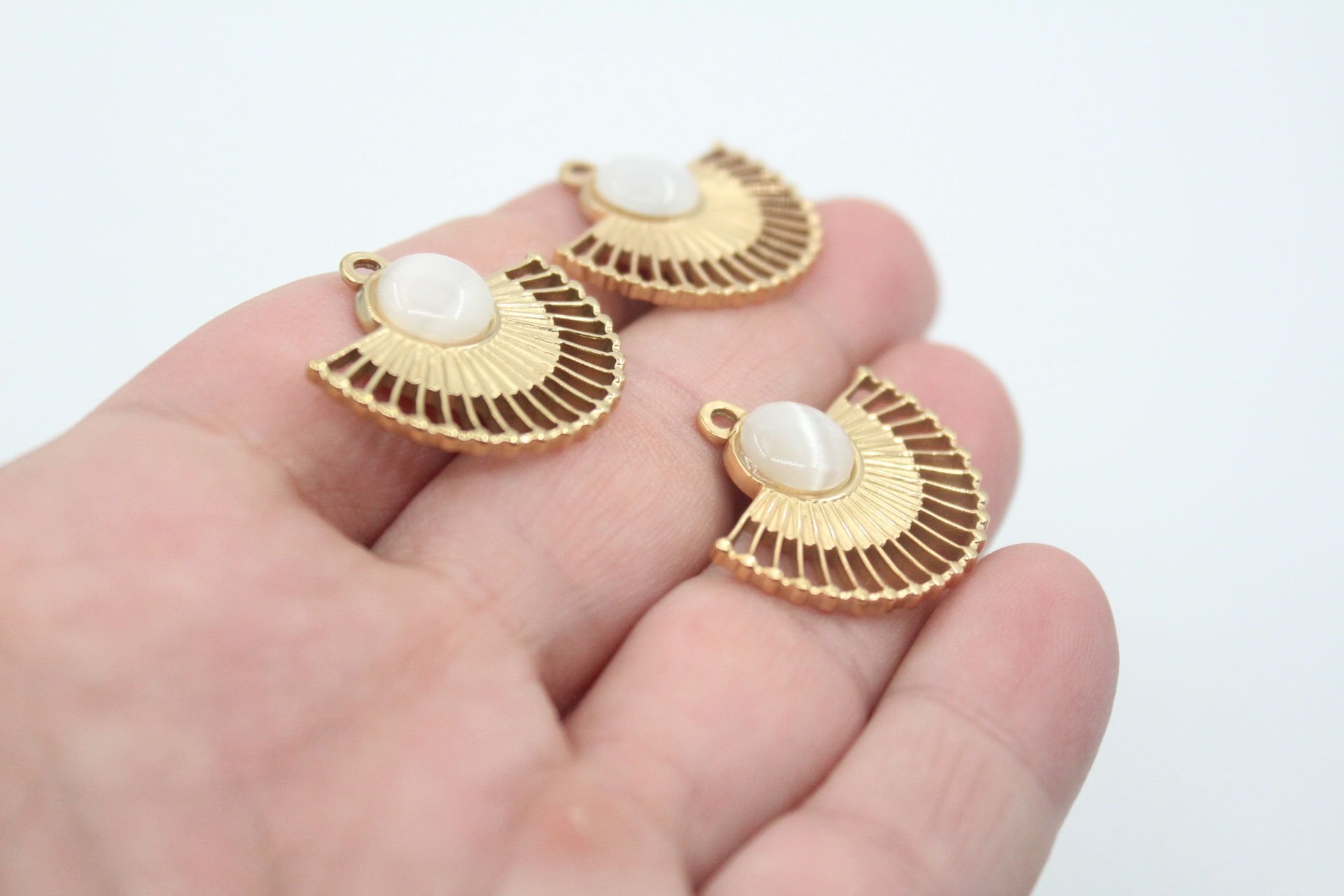 Sedef Taşlı Büyük Yelpaze Çelik Kolye Ucu