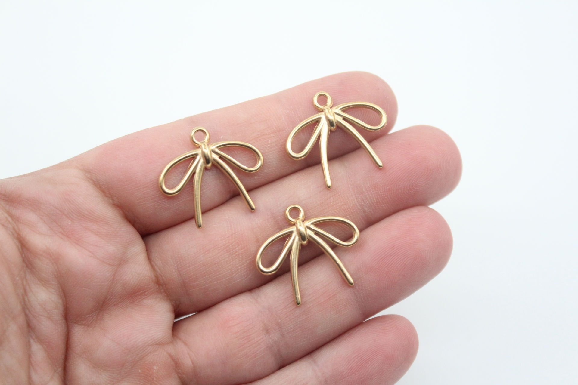 Fiyonk Desenli Çelik Kolye Ucu