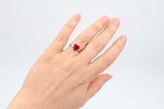 Rodyum Kap. 8mm Kırmızı Kalp Zirkonlu Yüzük