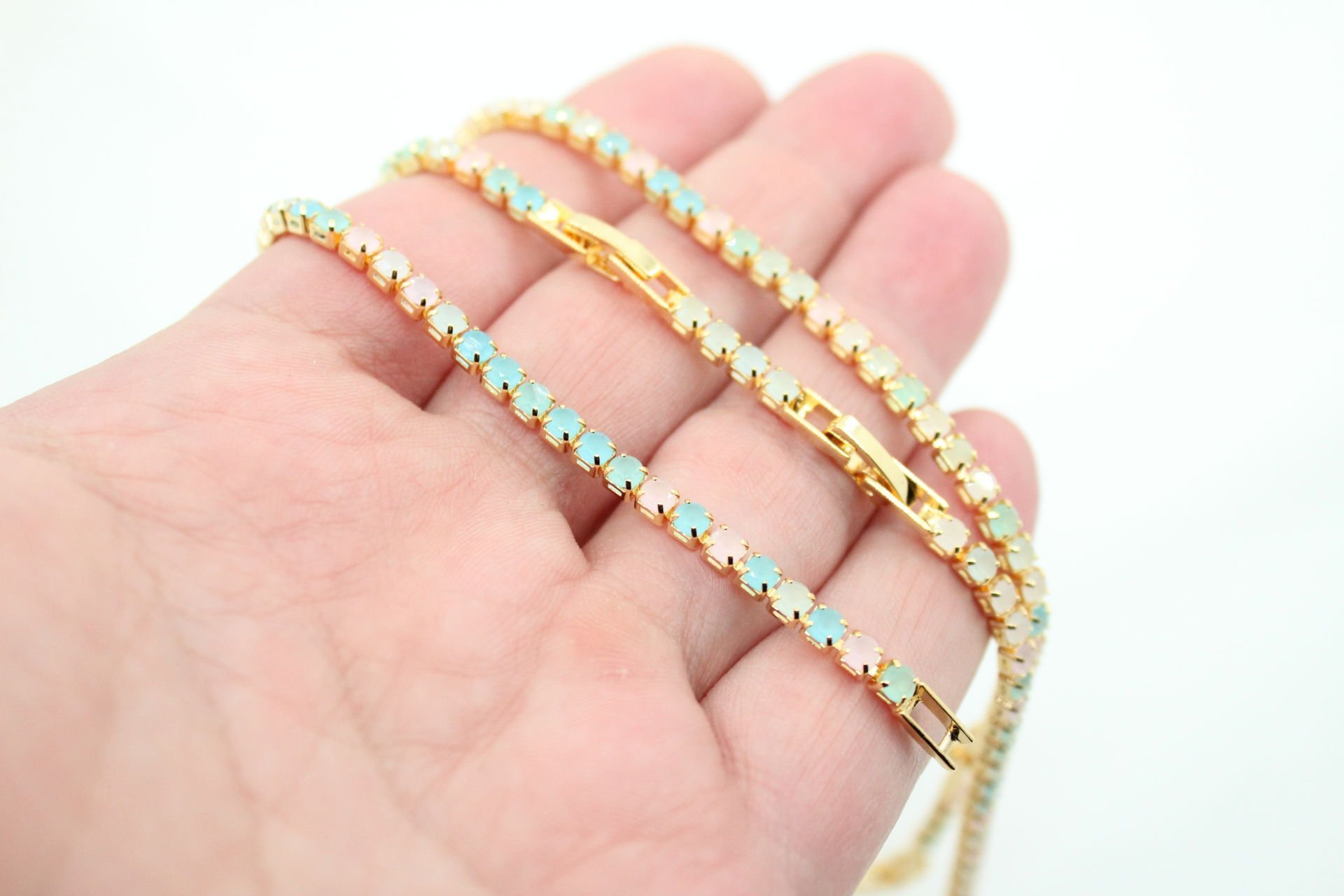 Altın Kaplama Küçük Yuvarlak Buzlu Mix Su Yolu Bileklik