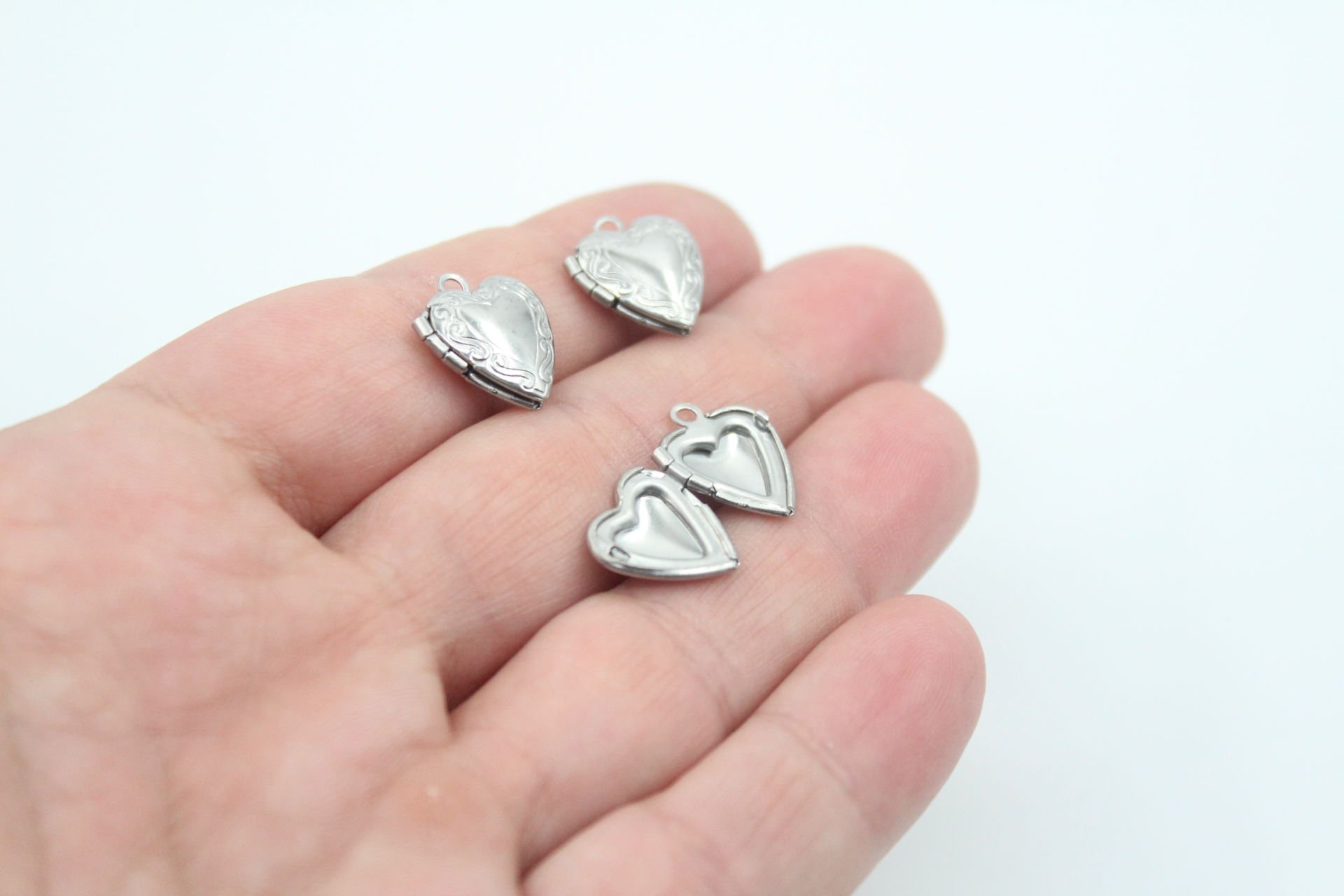 Çelik Küçük Kapaklı Kalp Kolye Gümüş