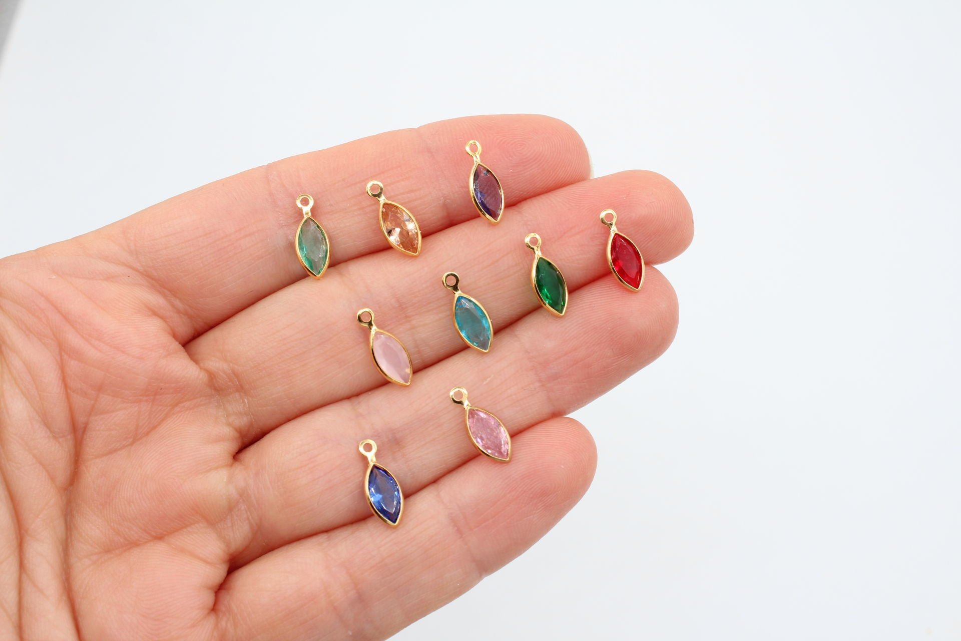 Altın Kaplama Zirkon Mekik Taşlı Minimal Uç