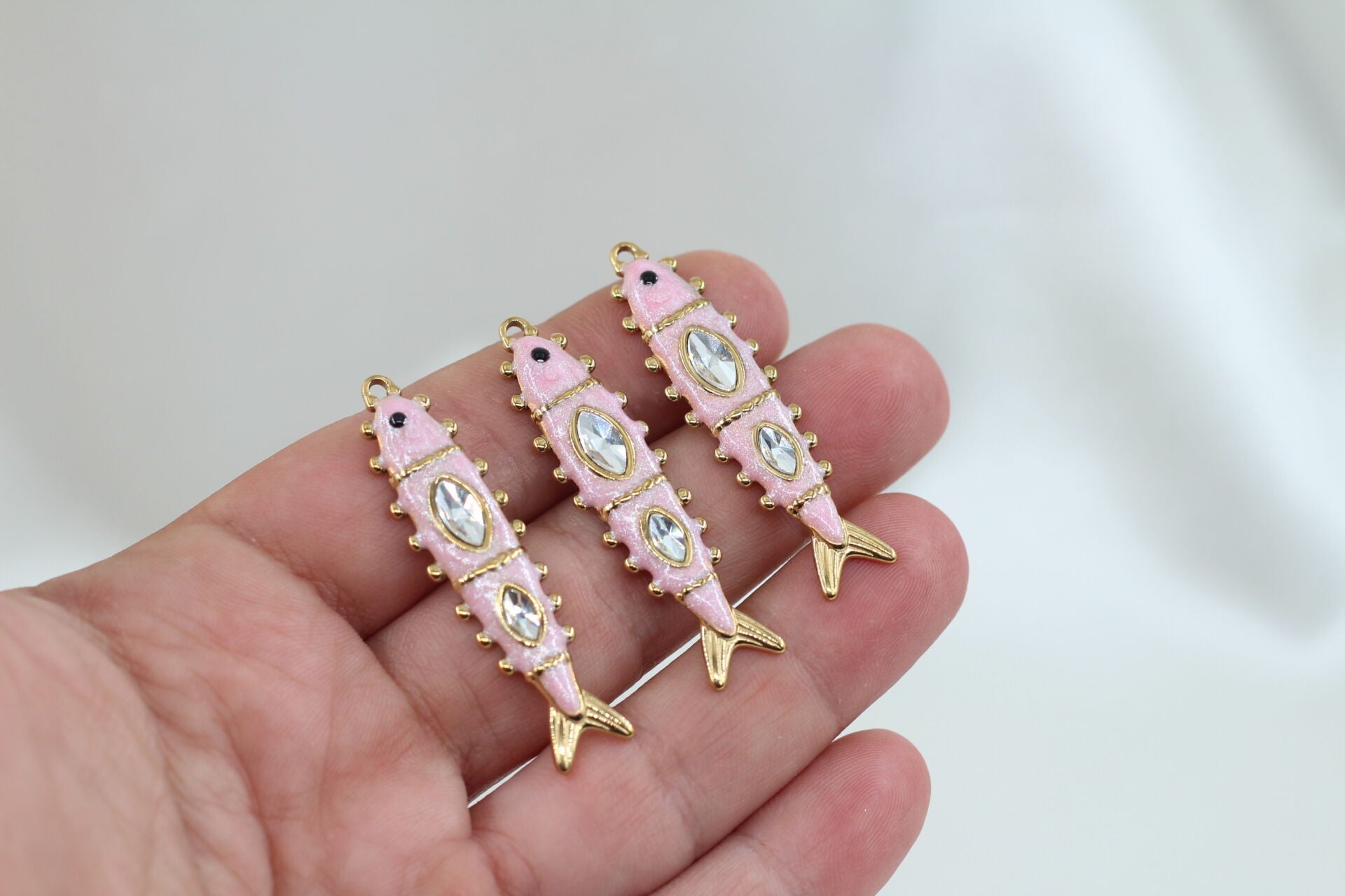 Çelik Pembe Mineli Taşlı Balık