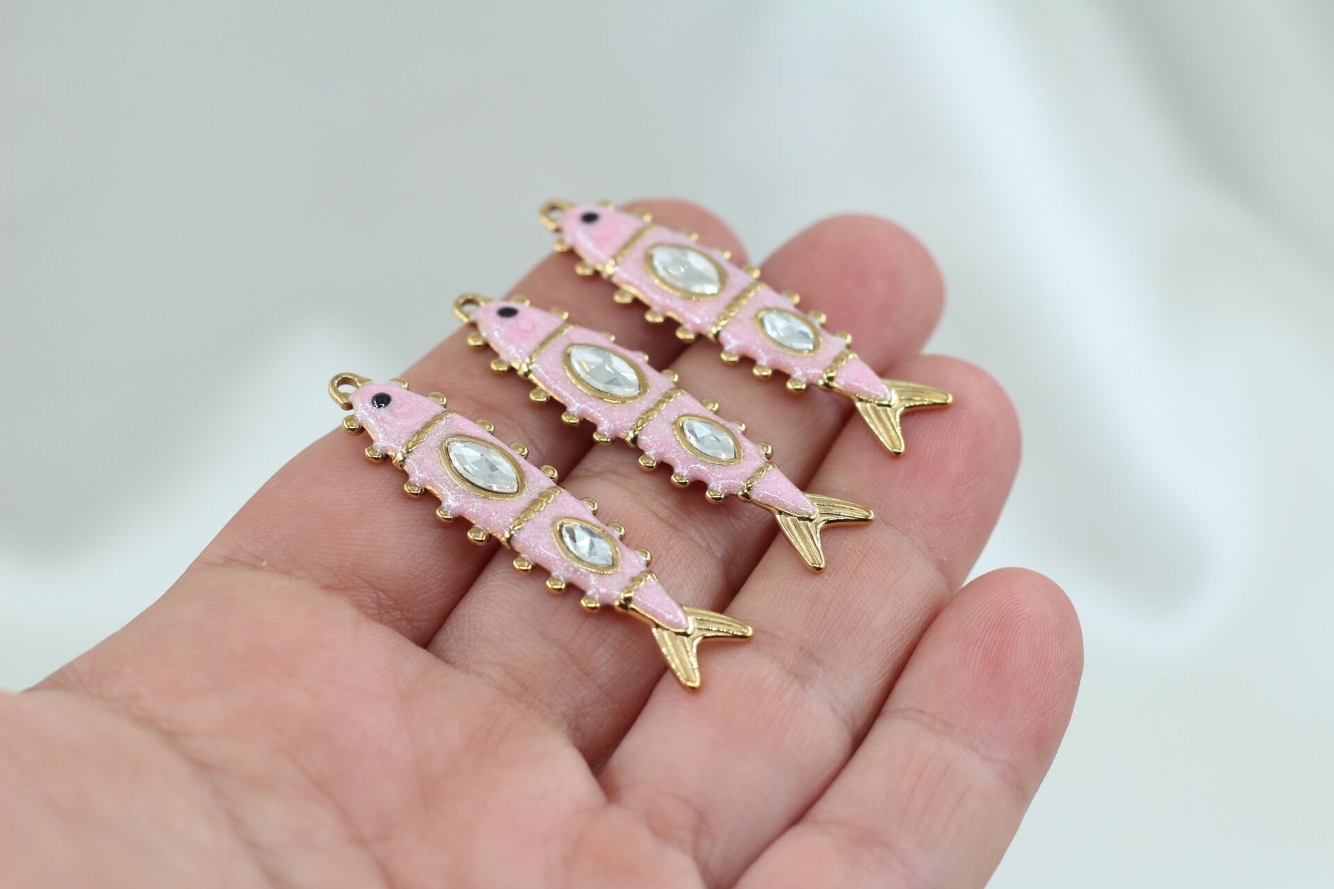 Çelik Pembe Mineli Taşlı Balık