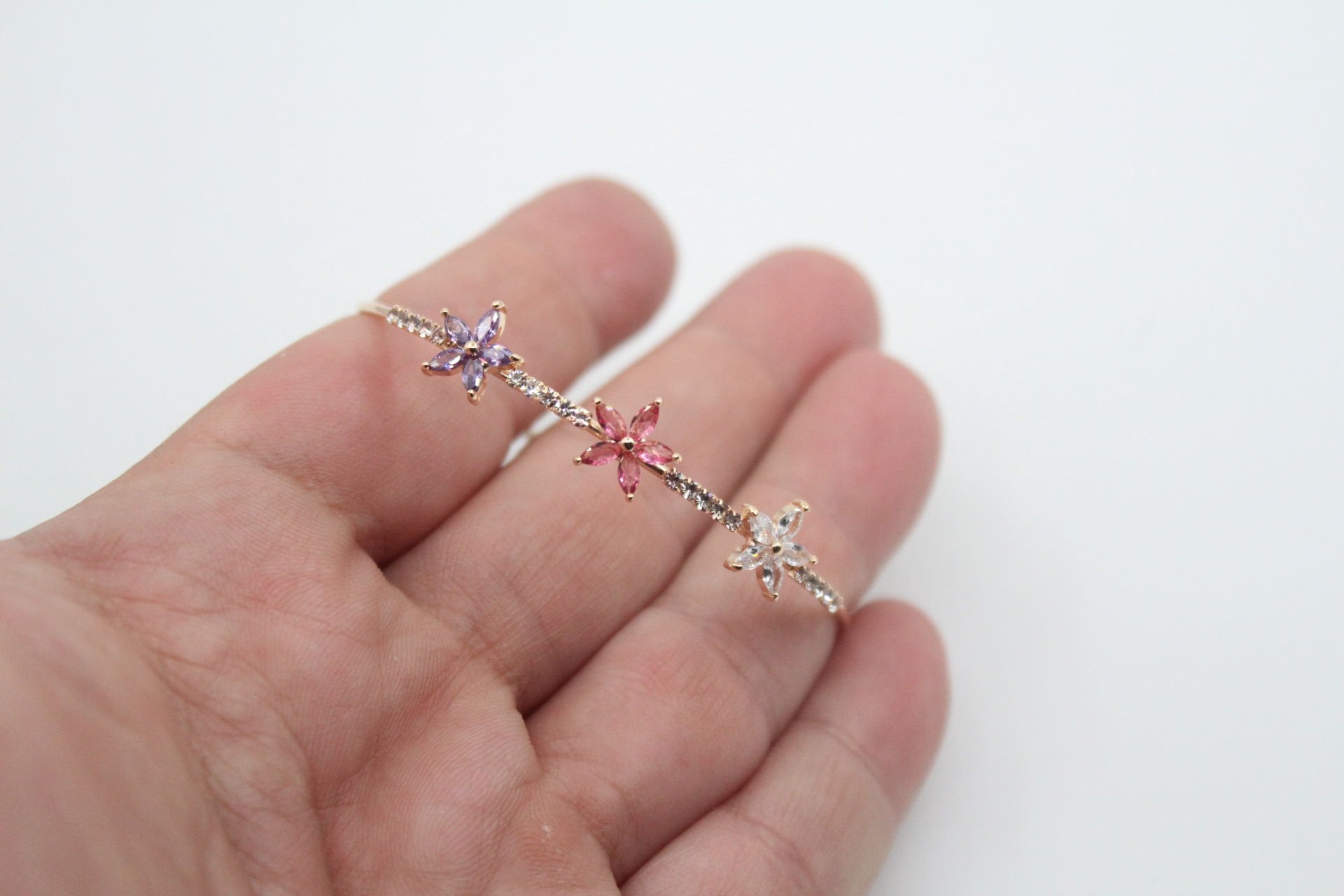 Altın Kaplama Çiçek Taşlı Bileklik