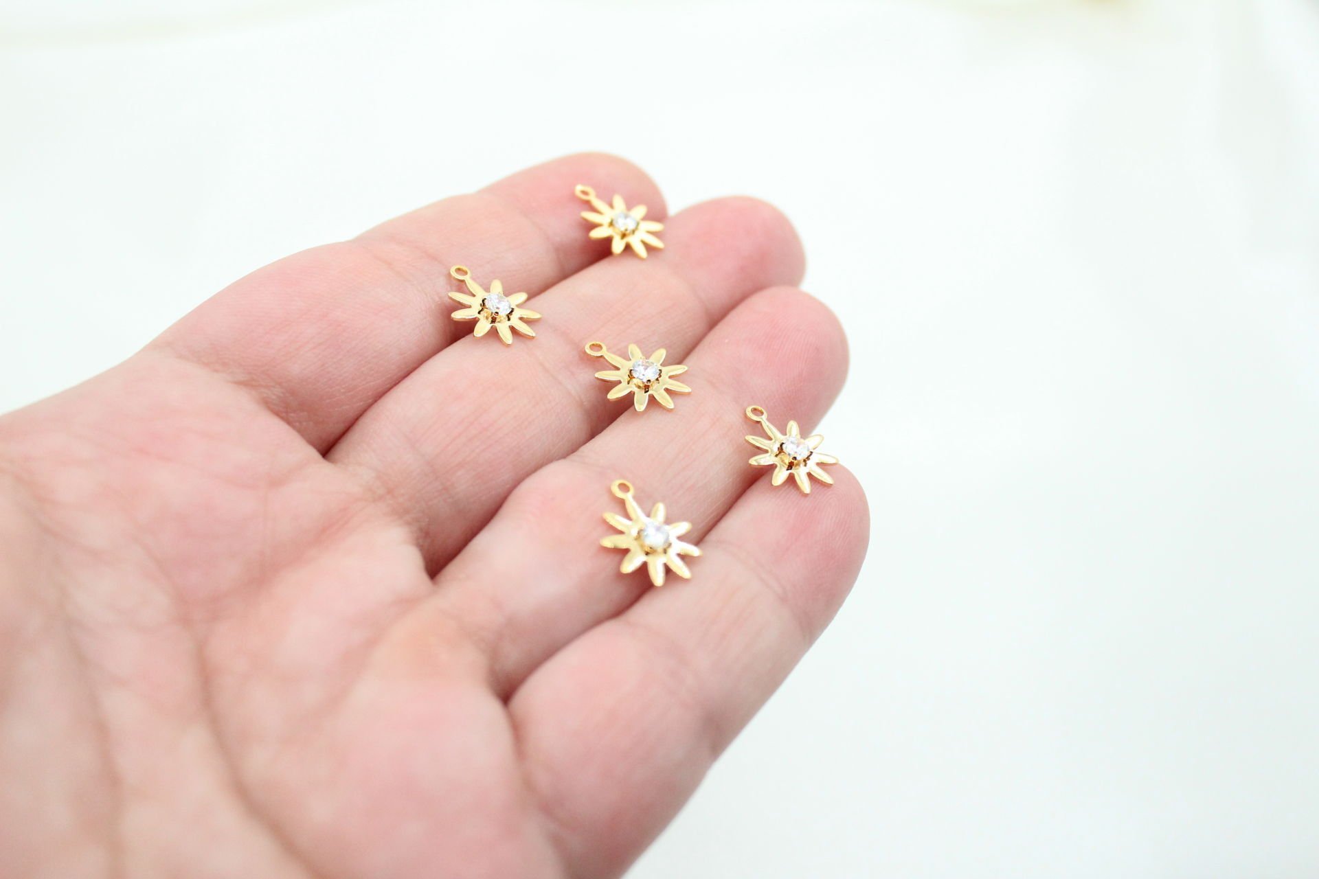 Altın Kaplama Ortası Zirkonlu Çiçek