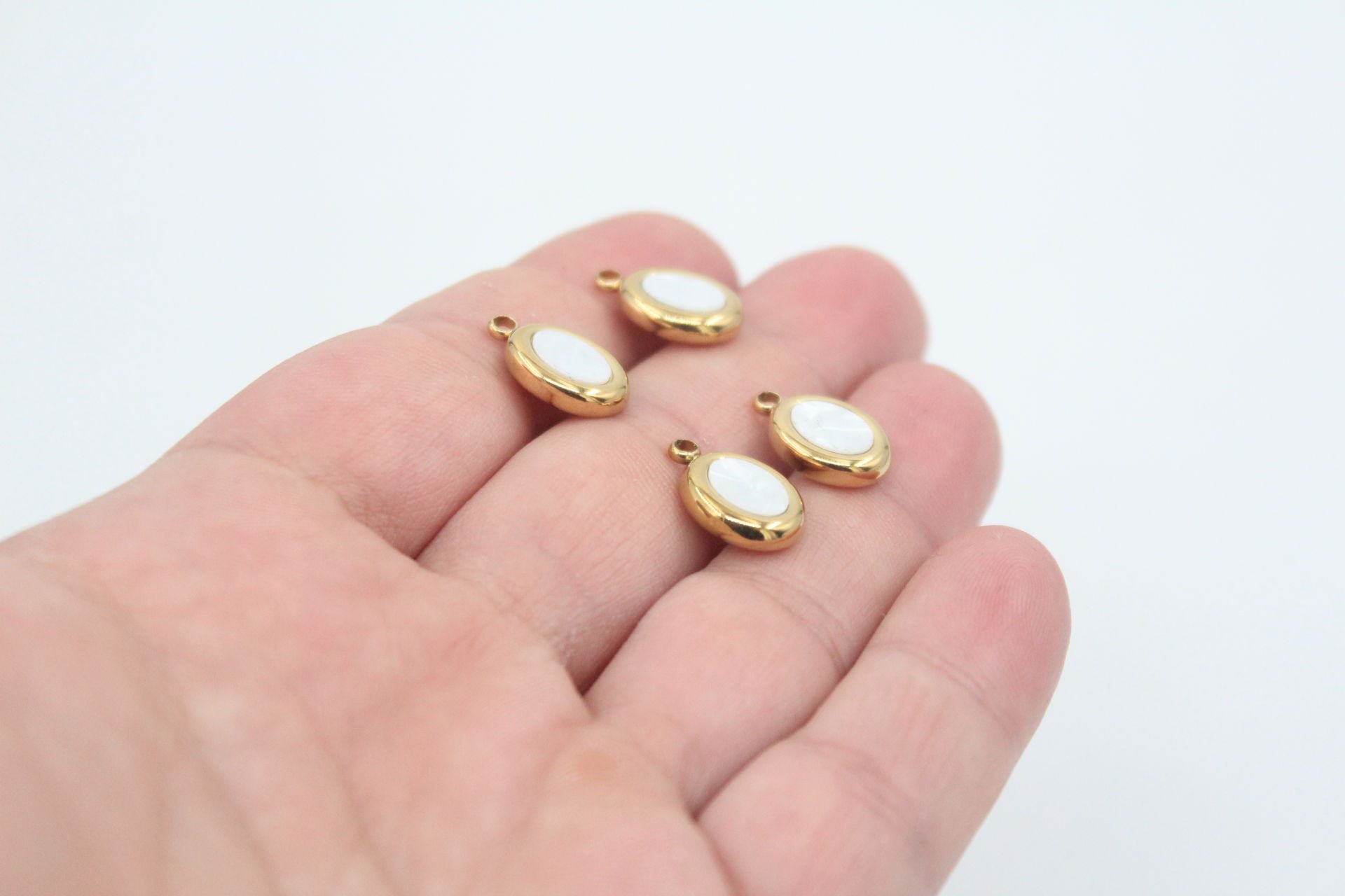 Sedef Taşlı Oval Çelik Kolye Ucu