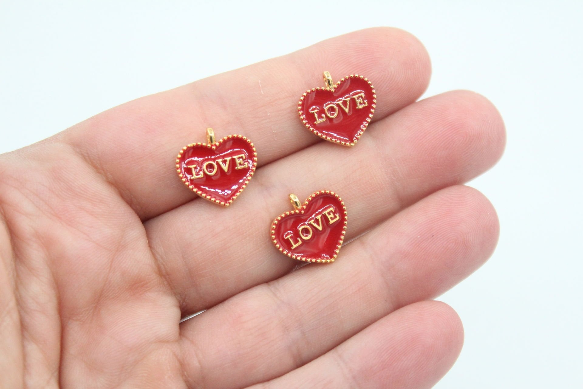 Altın Kaplama ''LOVE'' Yazılı Kalp Kolye Ucu