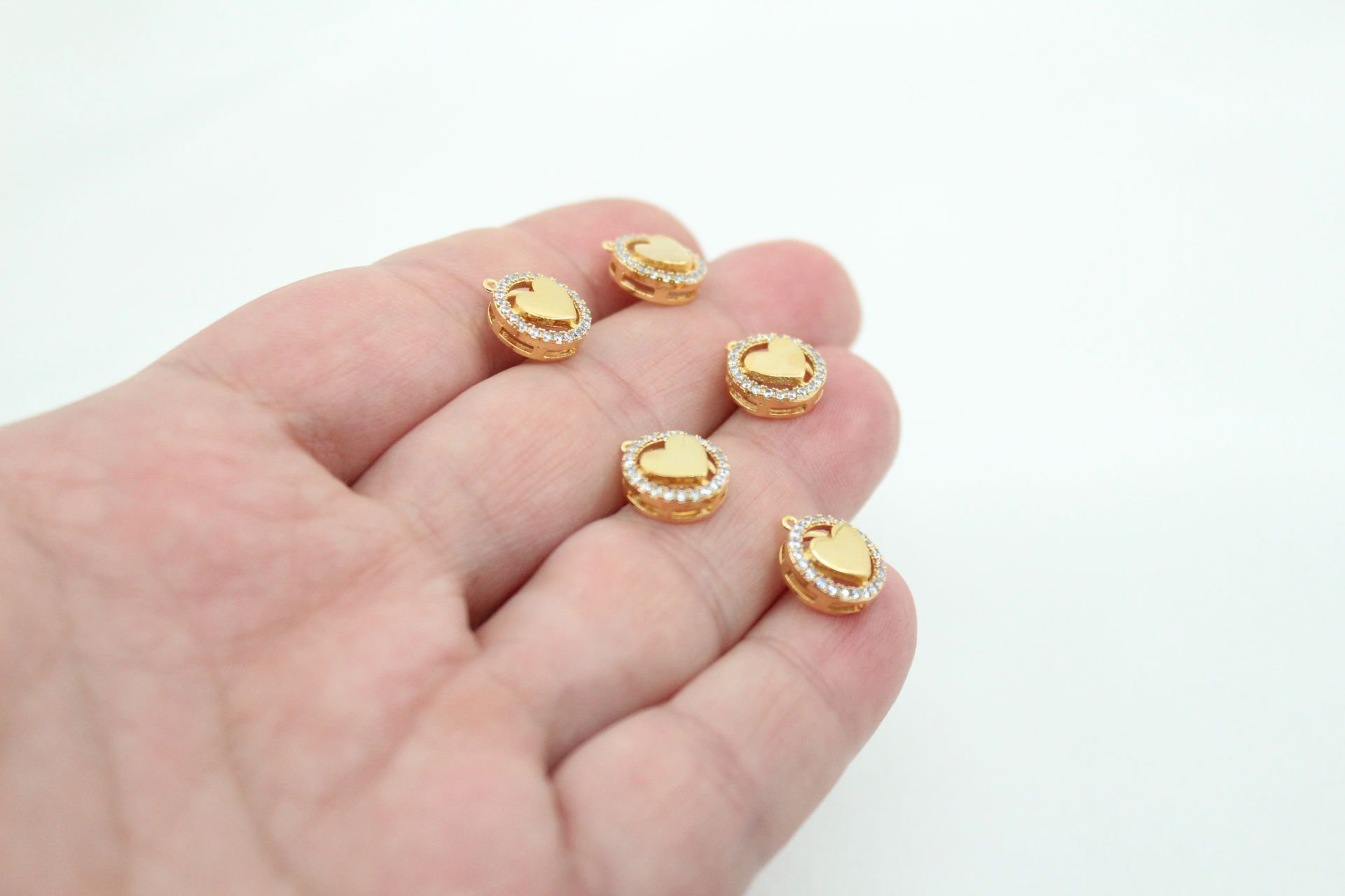 Altın Kaplama Zirkonlu Yuvarlak İçi Kalp