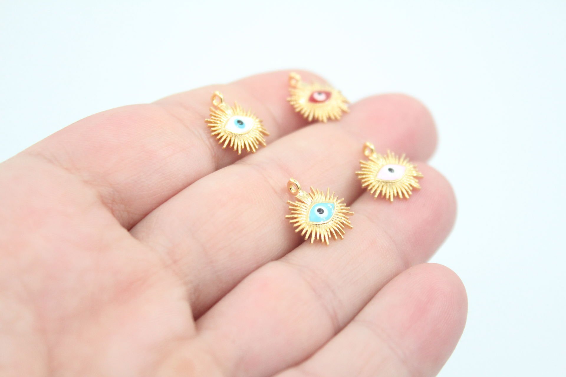 Altın Kaplama Mineli Dikenli Göz Kolye Ucu