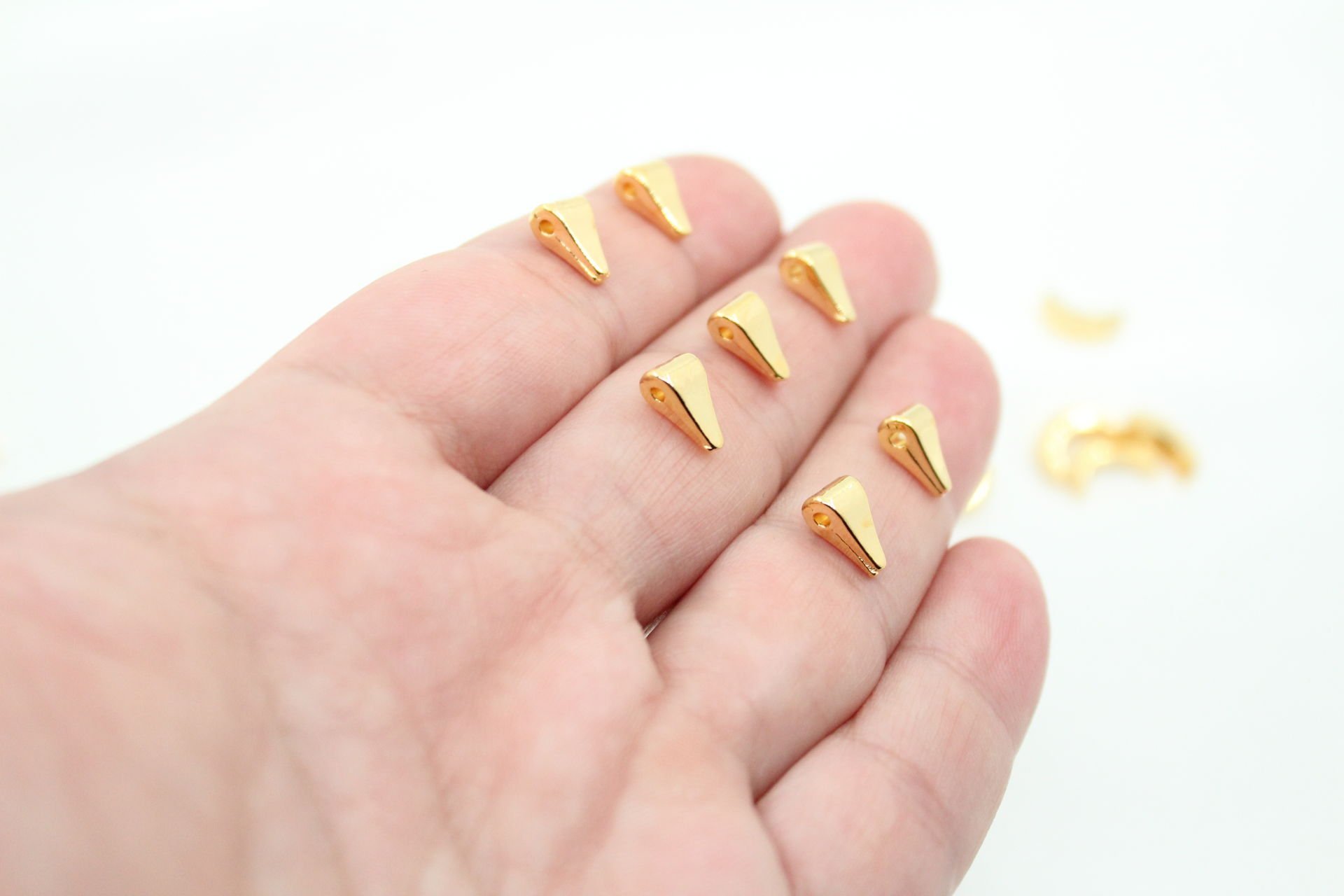 Altın Kaplama Üstten Delikli Üçgen Ara Aparat 10 gr