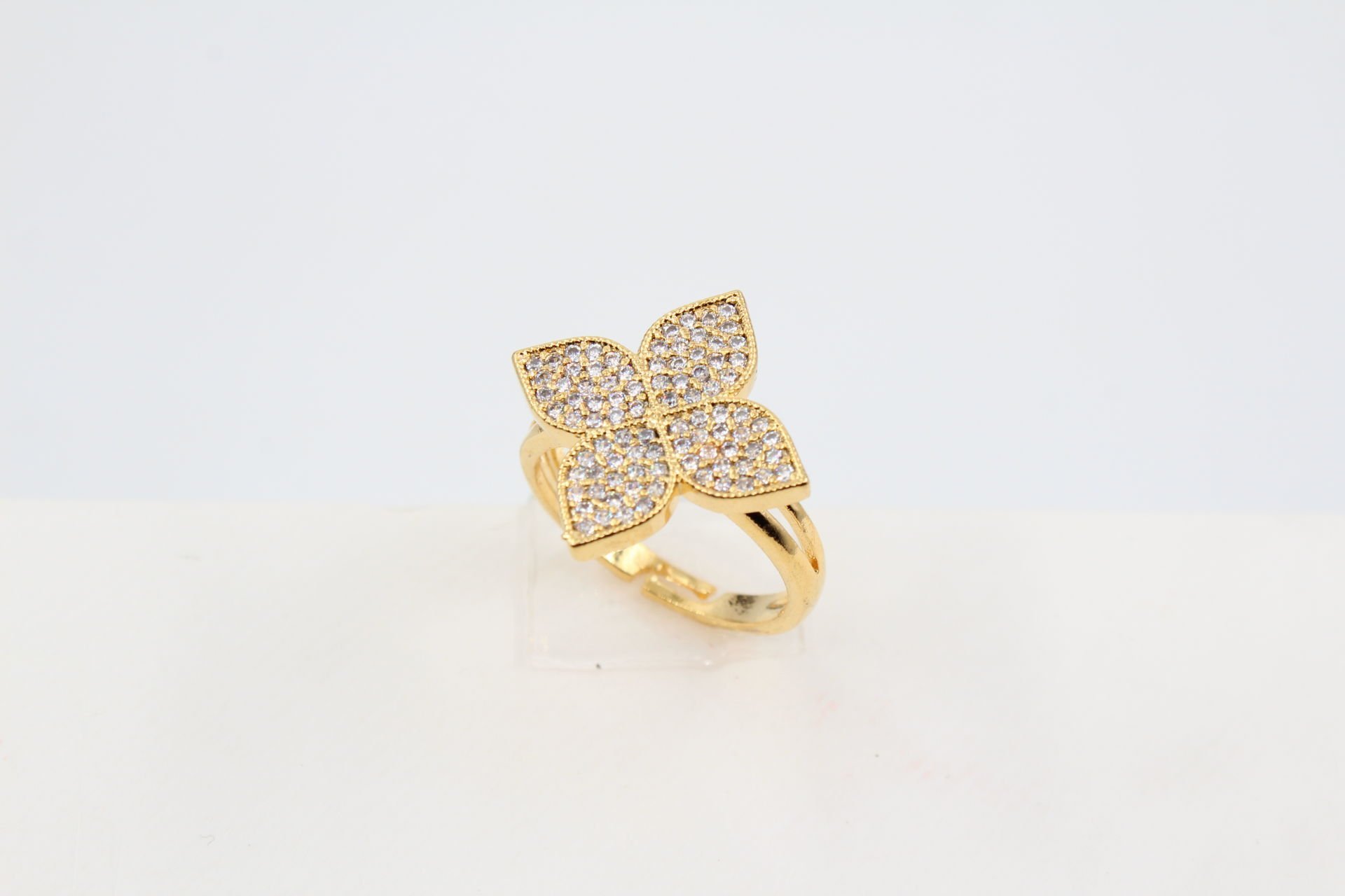 Altın Kaplama Çiçek Yüzük