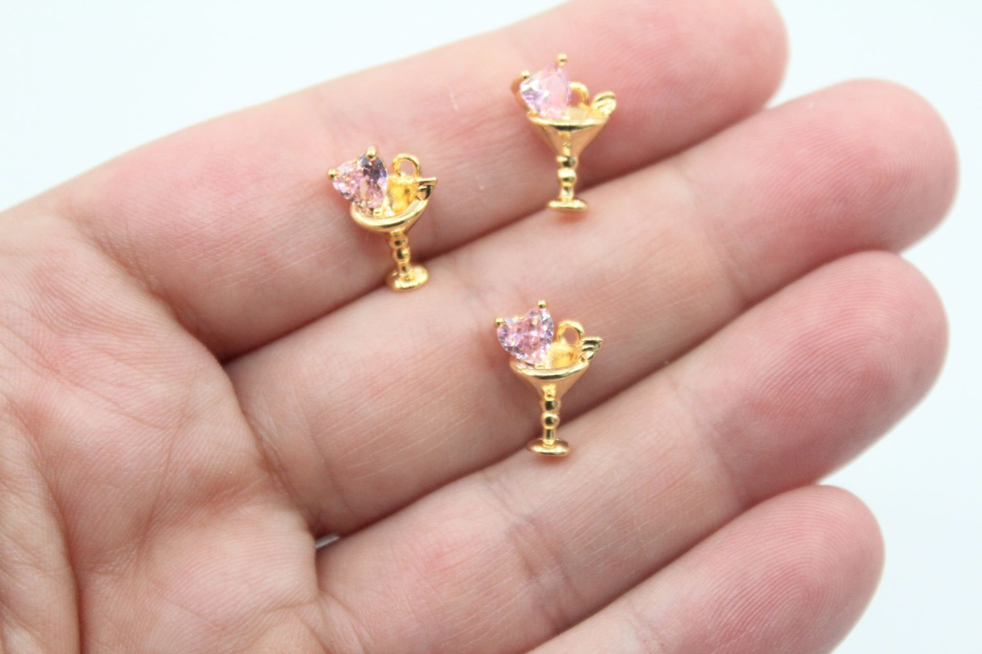 Altın Kaplama Pembe Kalp Taşlı Kadeh Kolye Ucu