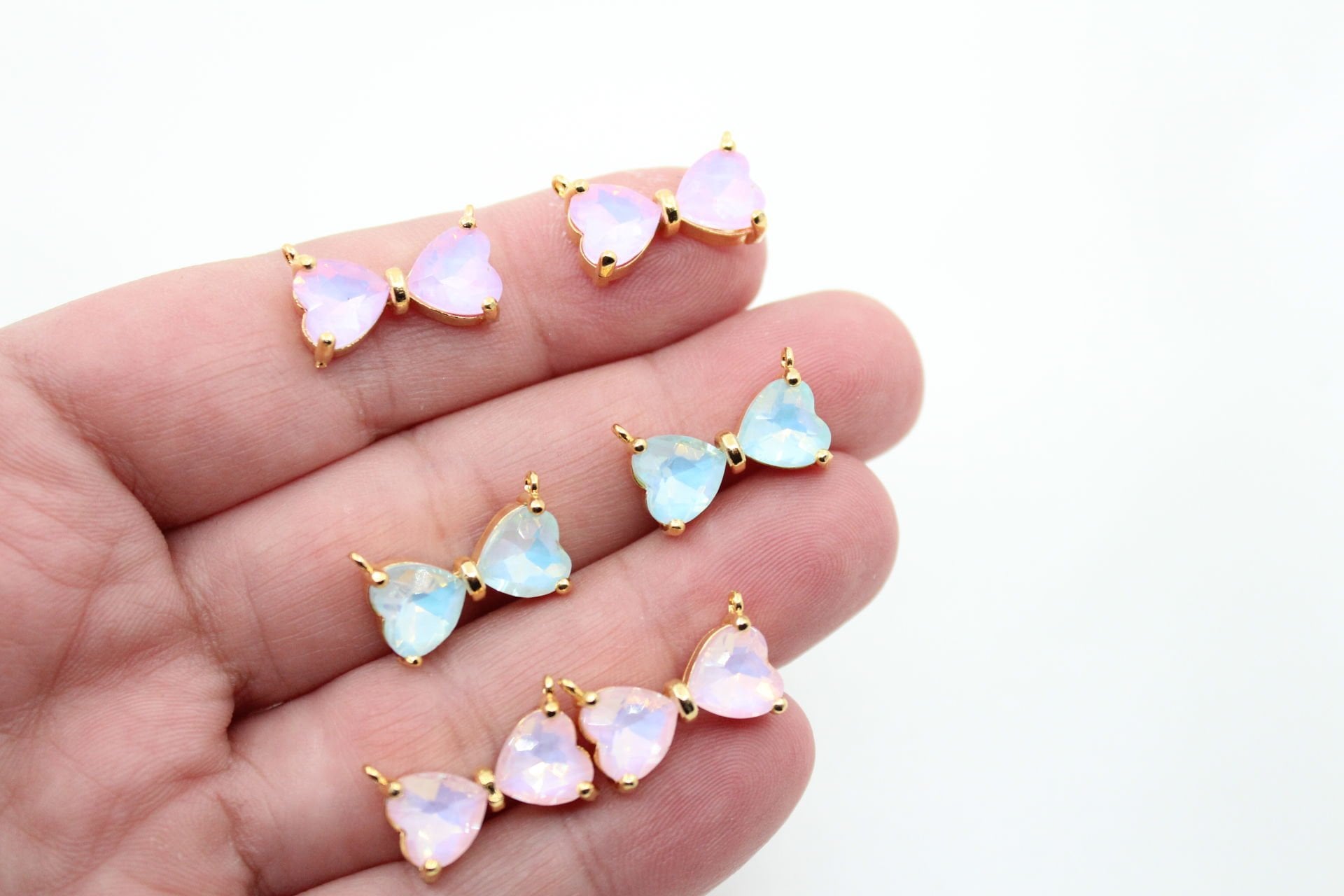 Altın Kaplama Efektli Kalpli Fiyonk