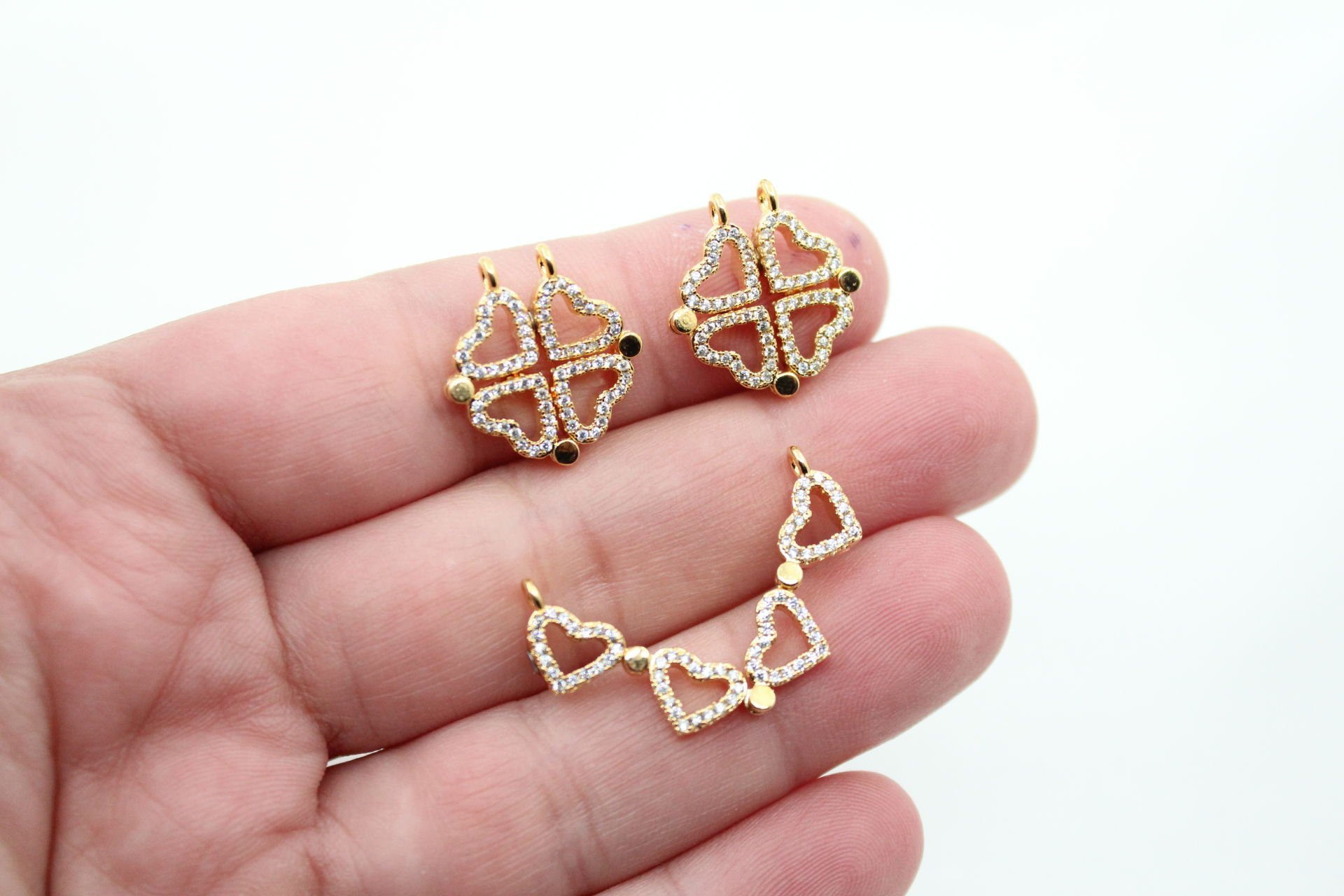 Altın Kaplama Mıknatıslı Kalpli Yonca Kolye