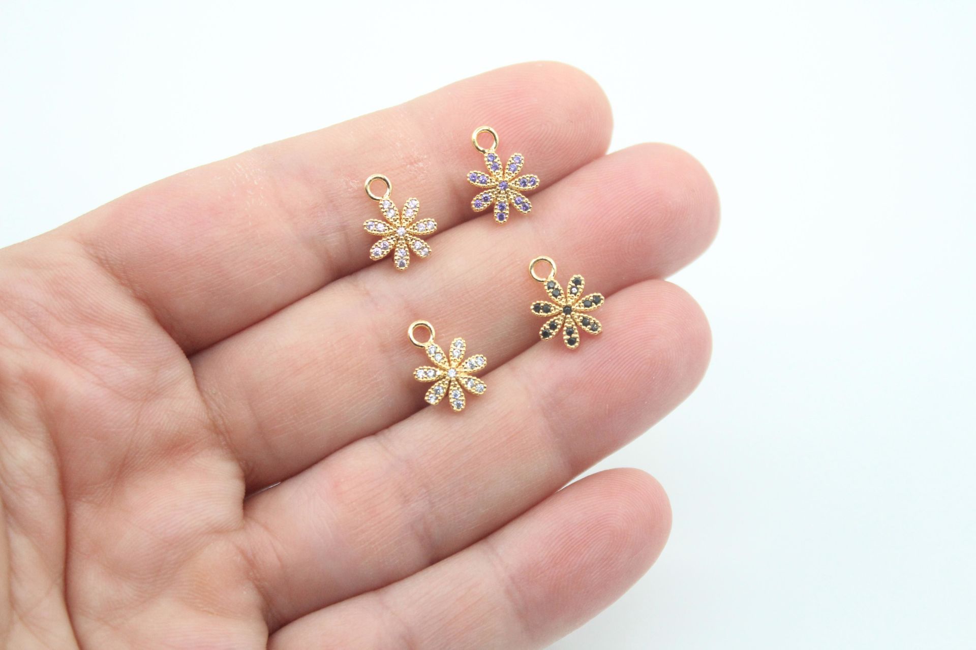 Altın Kap. Minimal Papatya