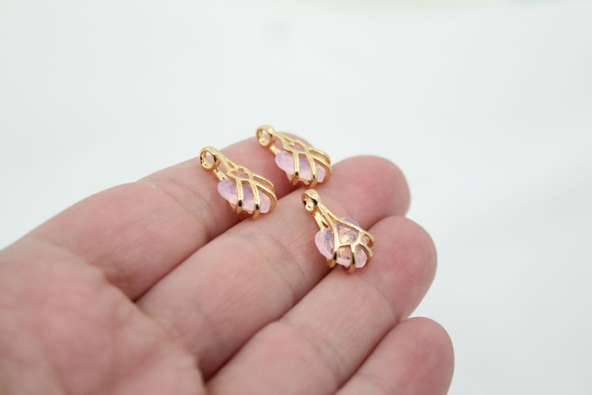 Altın Kaplama Kafes İçinde Kalp Buzlu Pembe