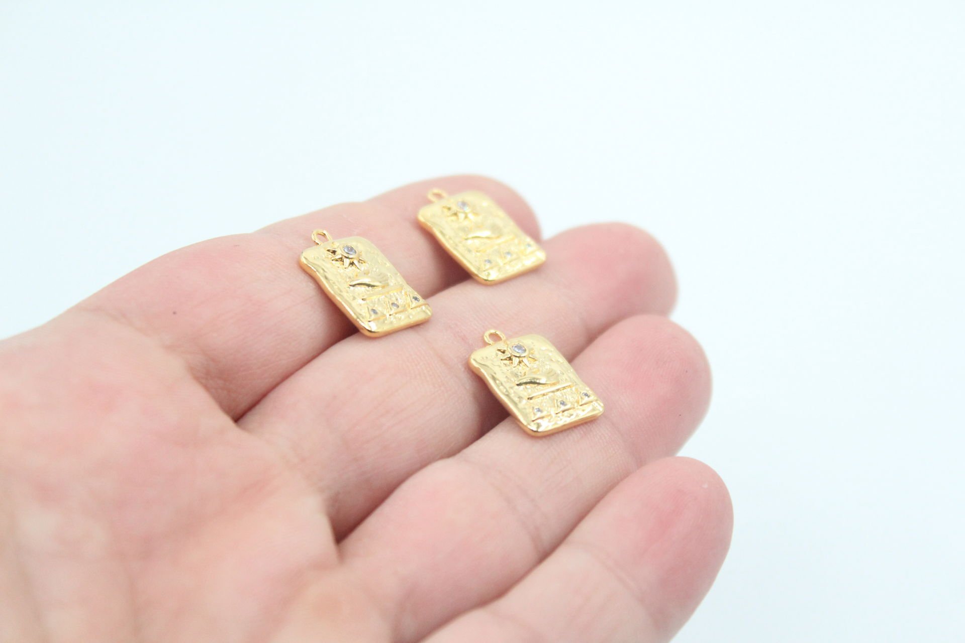 Altın Kaplama Zirkonlu Otantik Kolye Ucu