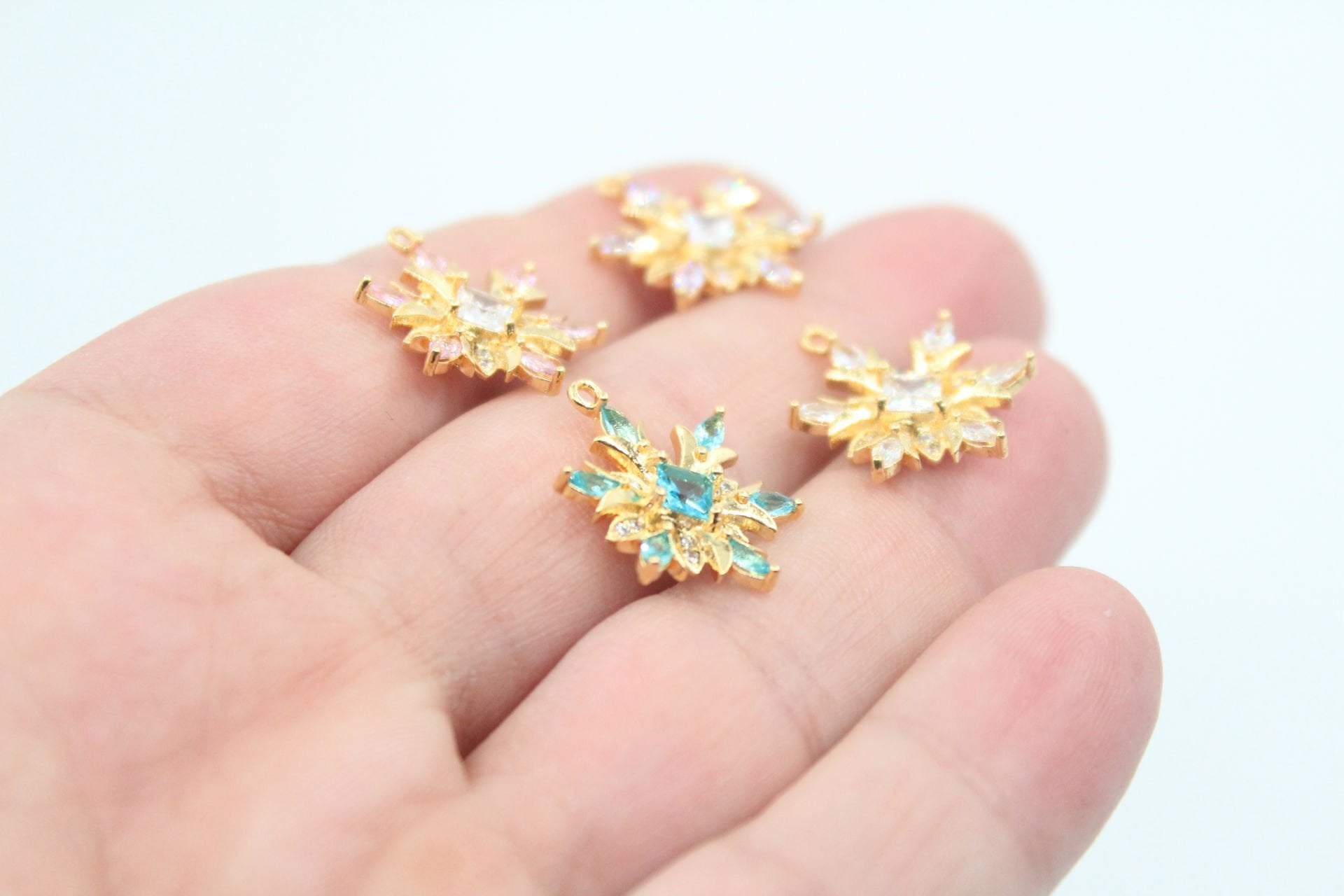 Altın Kaplama Zirkonlu Renkli Kar Tanesi