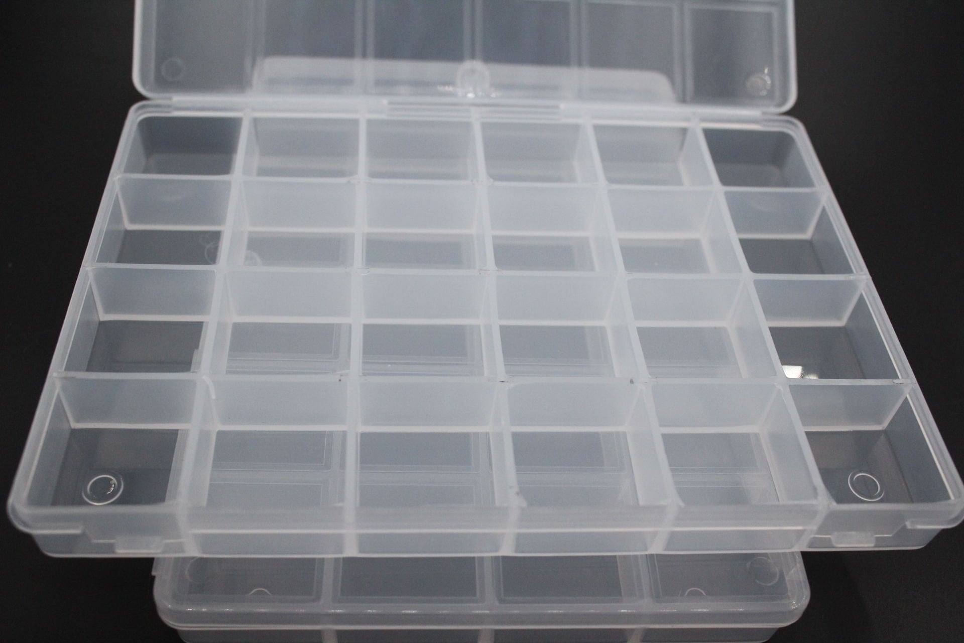 24 Gözlü Boncuk Kutusu