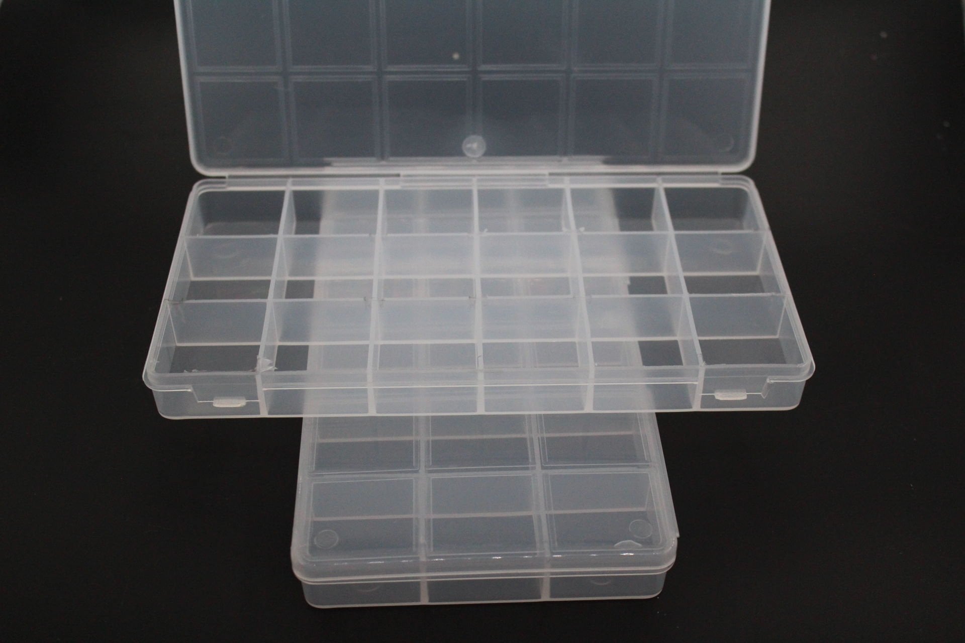 18 Gözlü Boncuk Kutusu