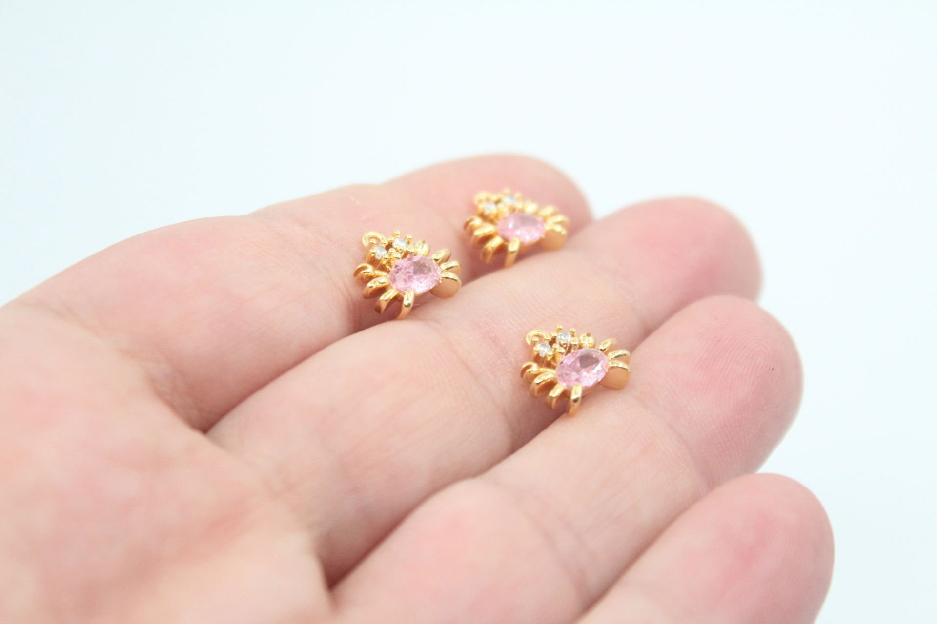 Altın Kaplama Pembe Zirkonlu Yengeç Kolye Ucu