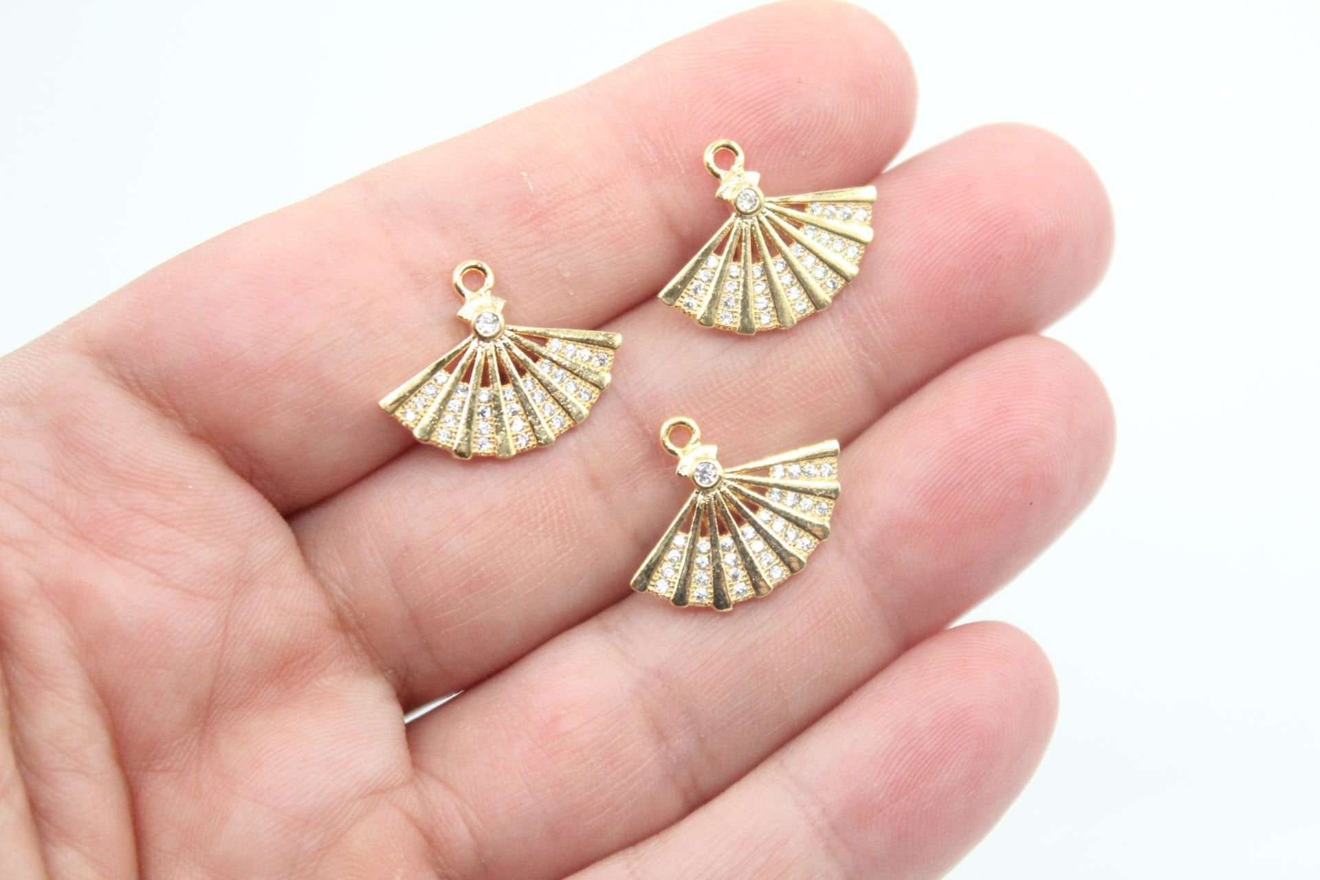 Altın Kaplama Zirkonlu Yelpaze Kolye Ucu