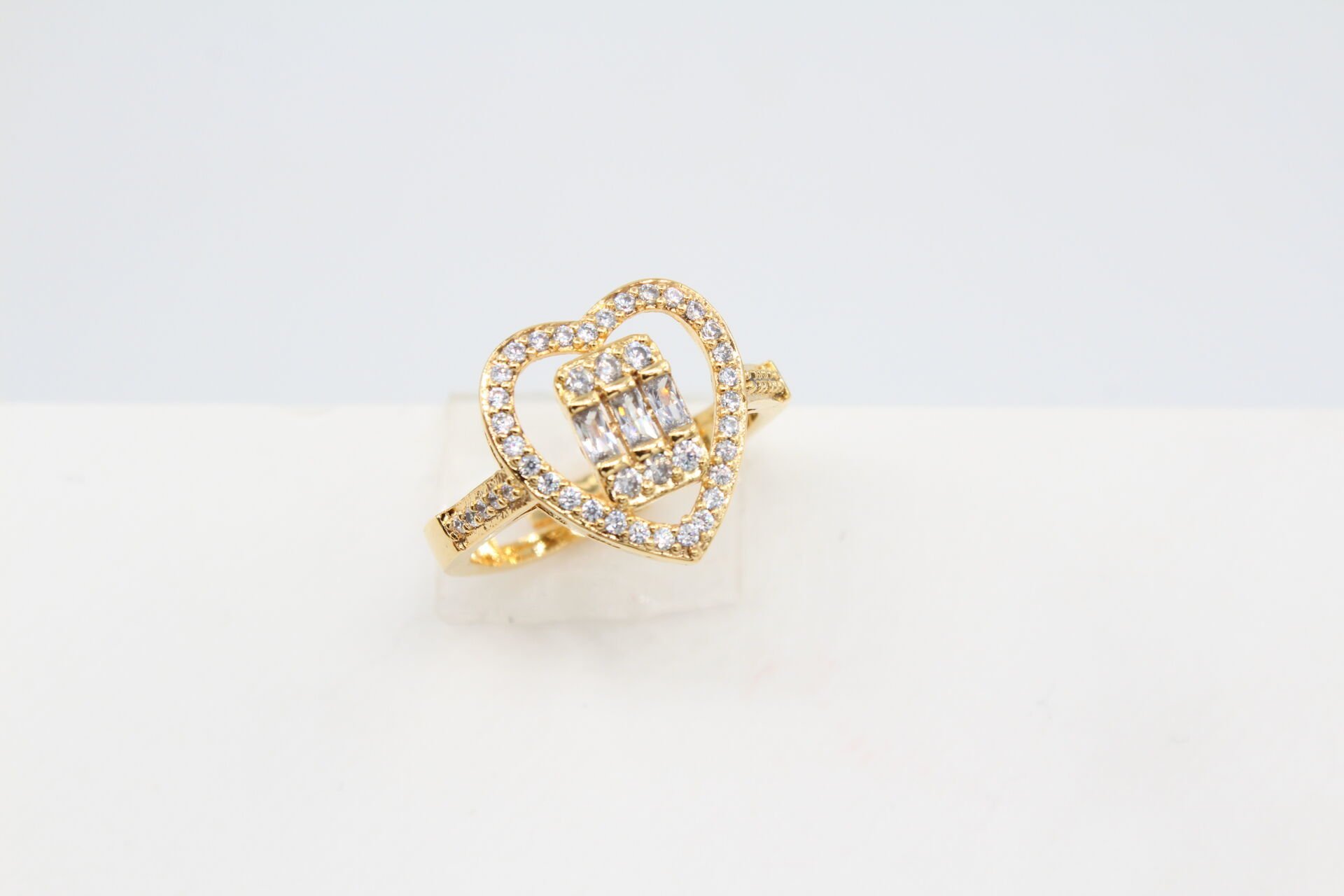 Altın Kaplama Baget Taşlı Kalp Yüzük