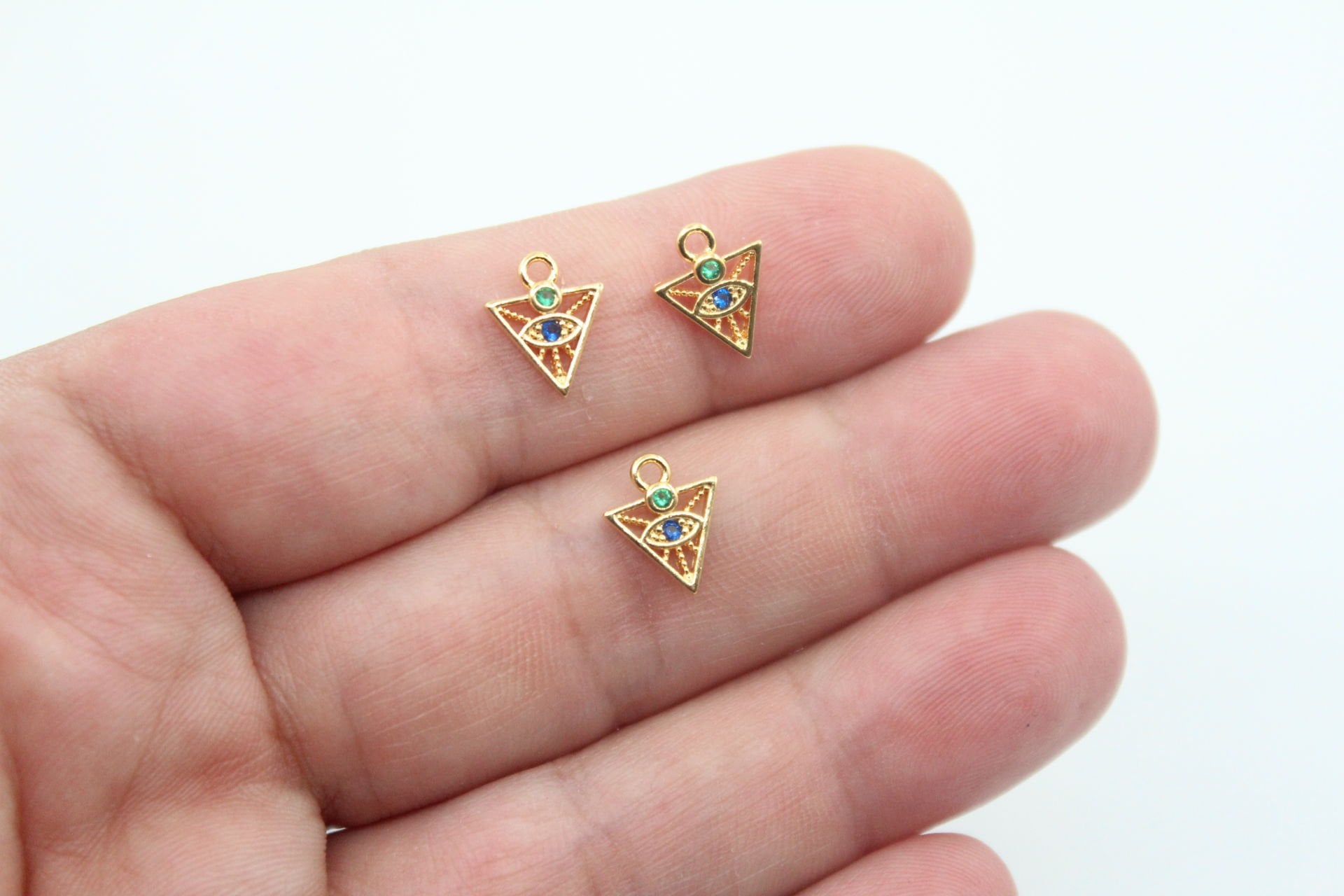 Altın Kaplama Renkli Zirkonlu Mini Üçgen Göz