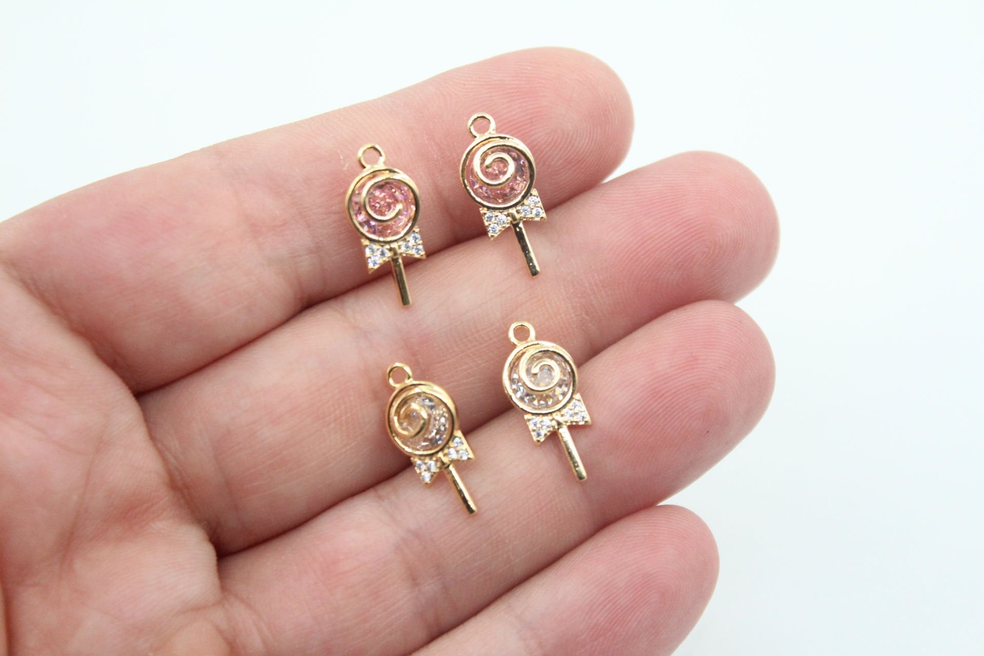 Altın Kaplama Fiyonklu Şeker Kolye Ucu