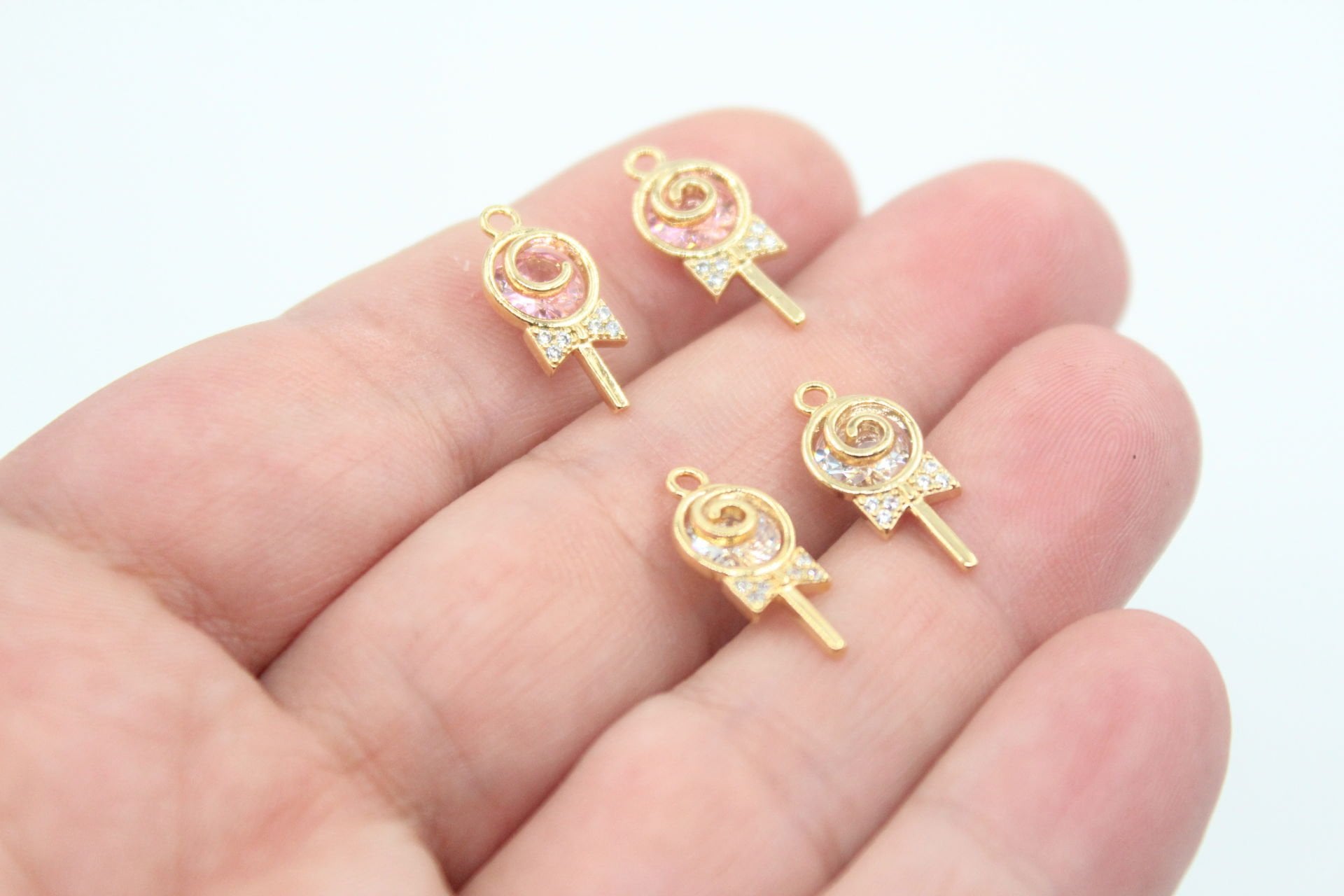 Altın Kaplama Fiyonklu Şeker Kolye Ucu