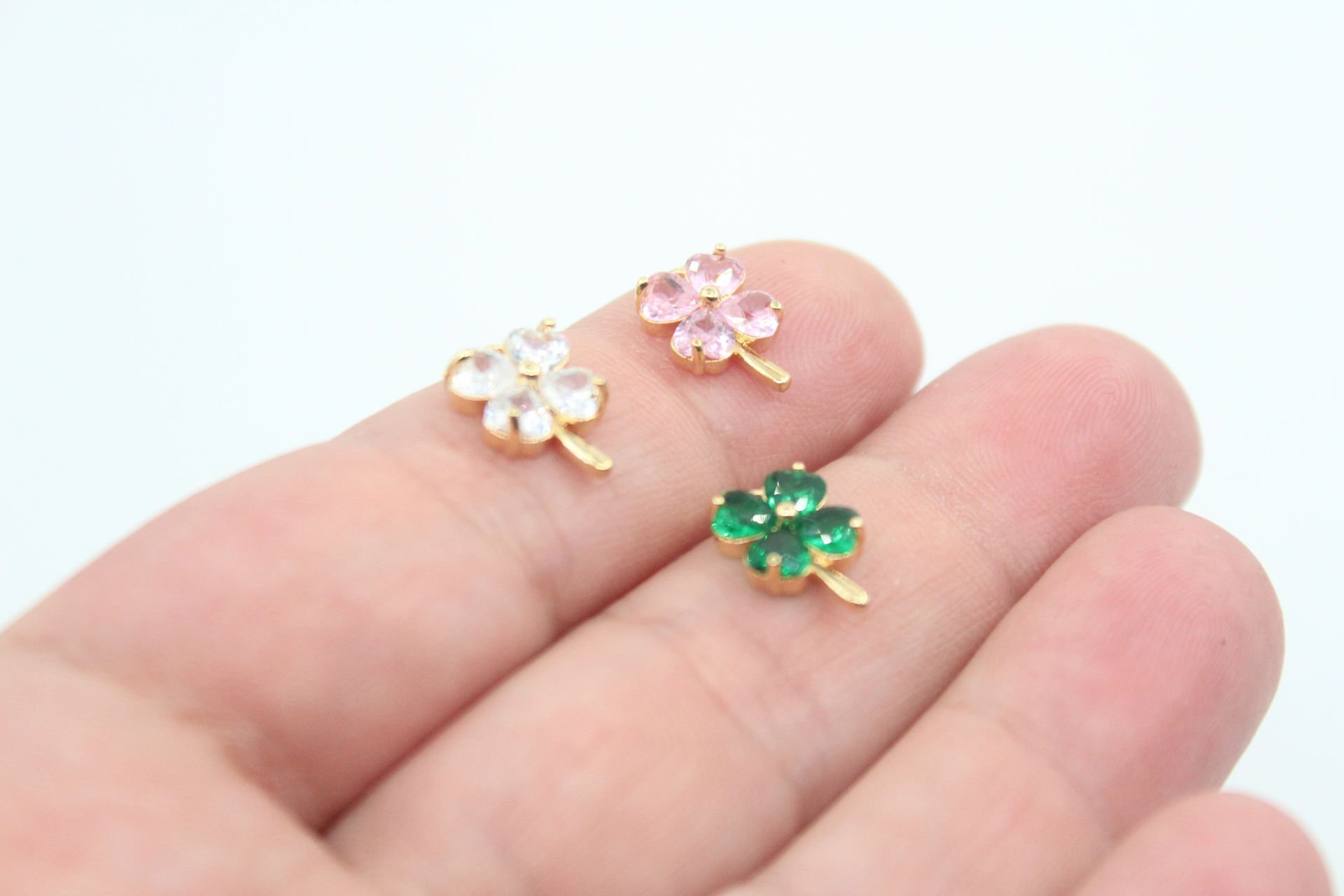 Altın Kaplama Zirkonlu Yonca Kolye Ucu