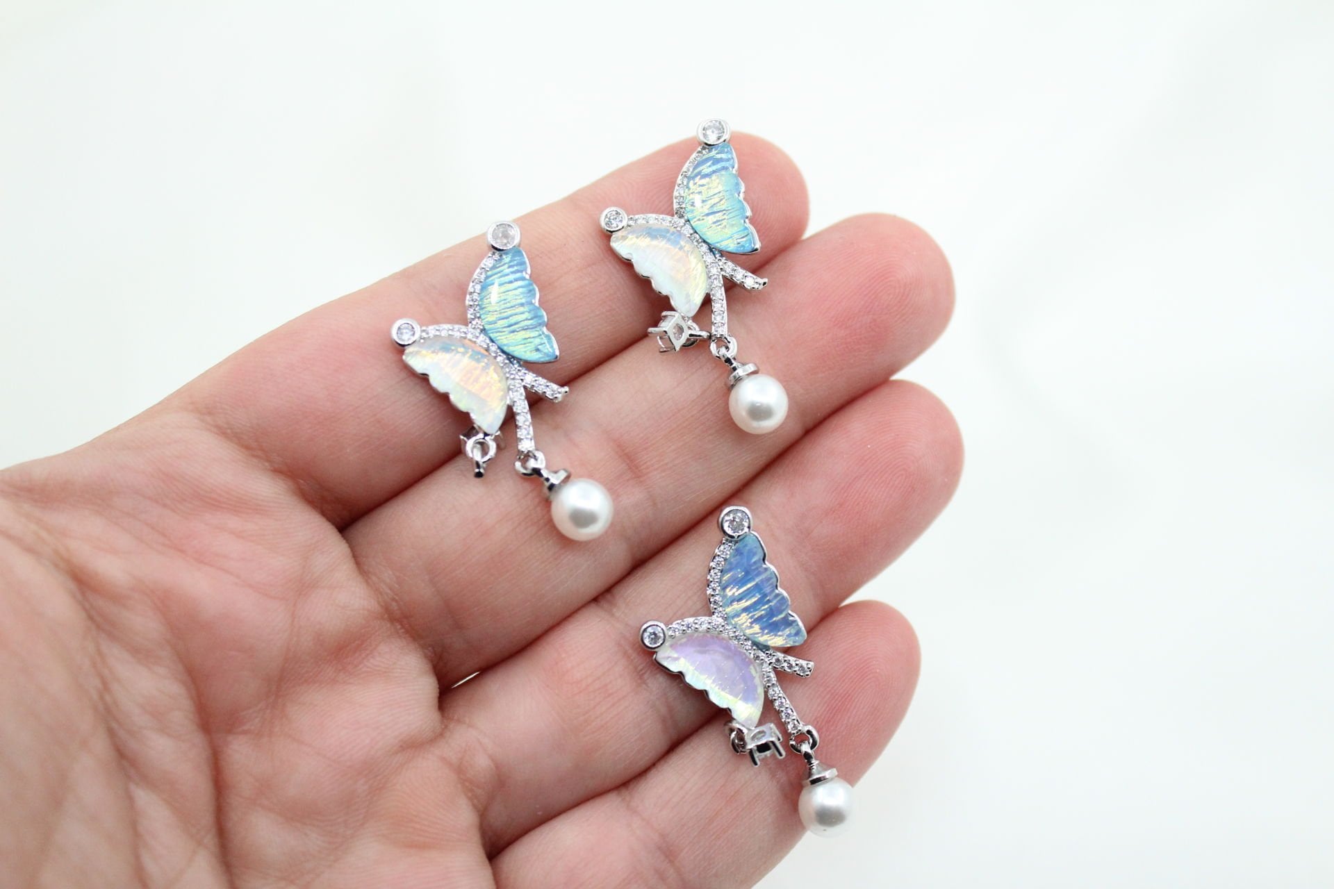 Rodyum Kaplama İthal Efekli Taşlı Kelebek Kolye Ucu