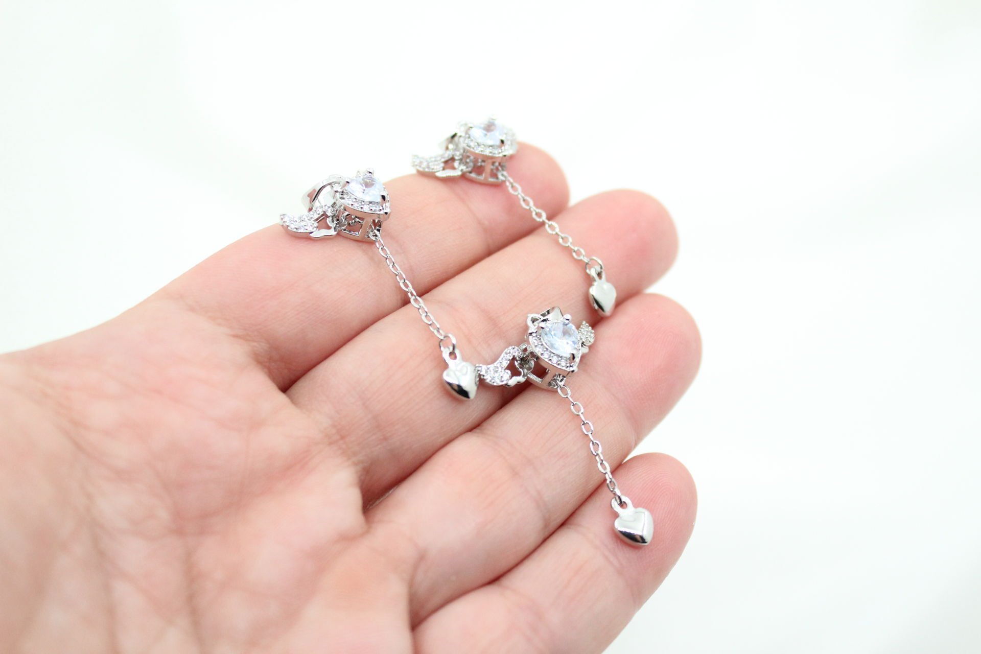 Rodyum Kaplama İthal Beyaz Taşlı Oynar Kanatlı Kolye Ucu