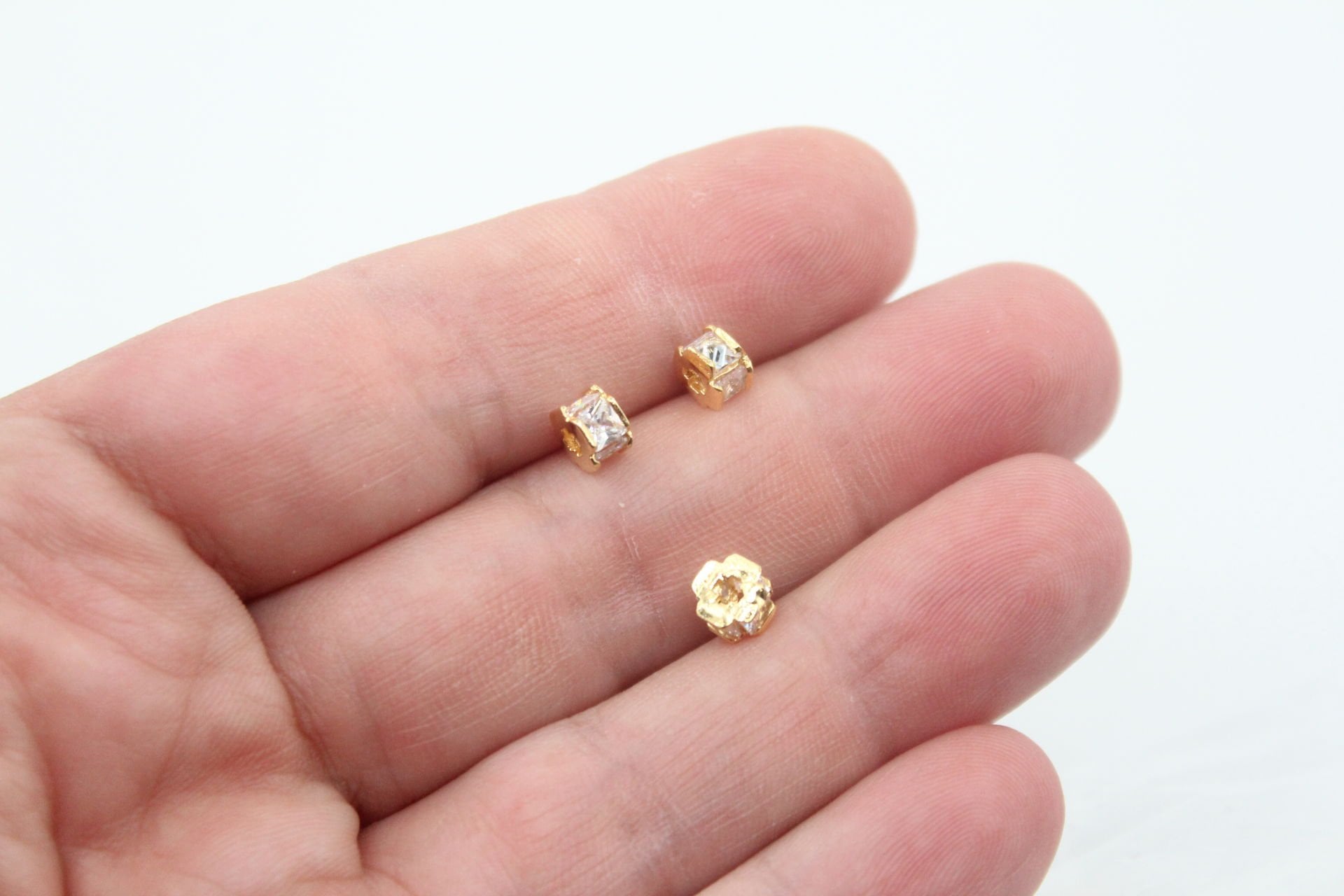 Altın Kaplama Kare Zirkonlu Boncuk Arası