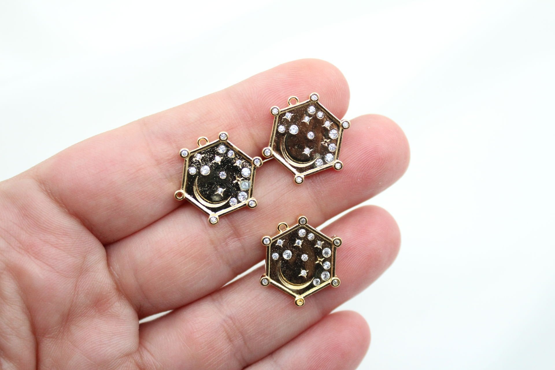 Altın Kaplama Beyaz Zirkonlu Ay ve Gezegenler Kolye Ucu